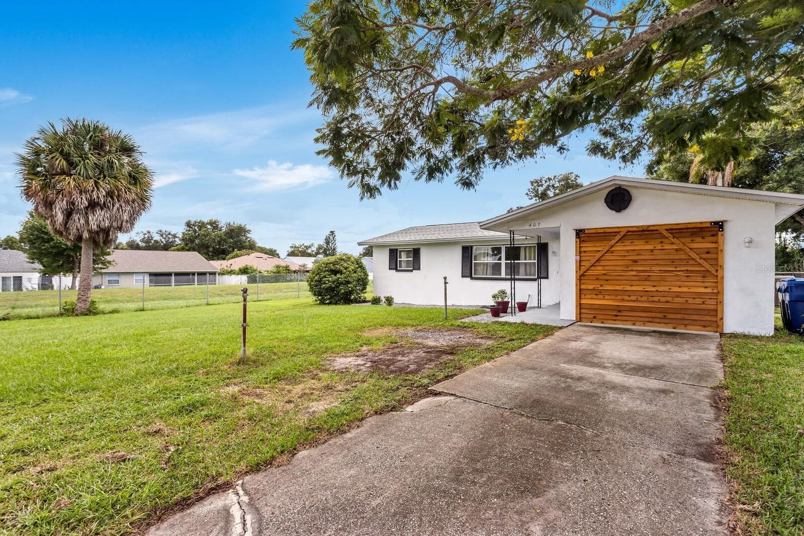 Single Family Residence at 407 OCEAN CT, LARGO, photo 4 of 33