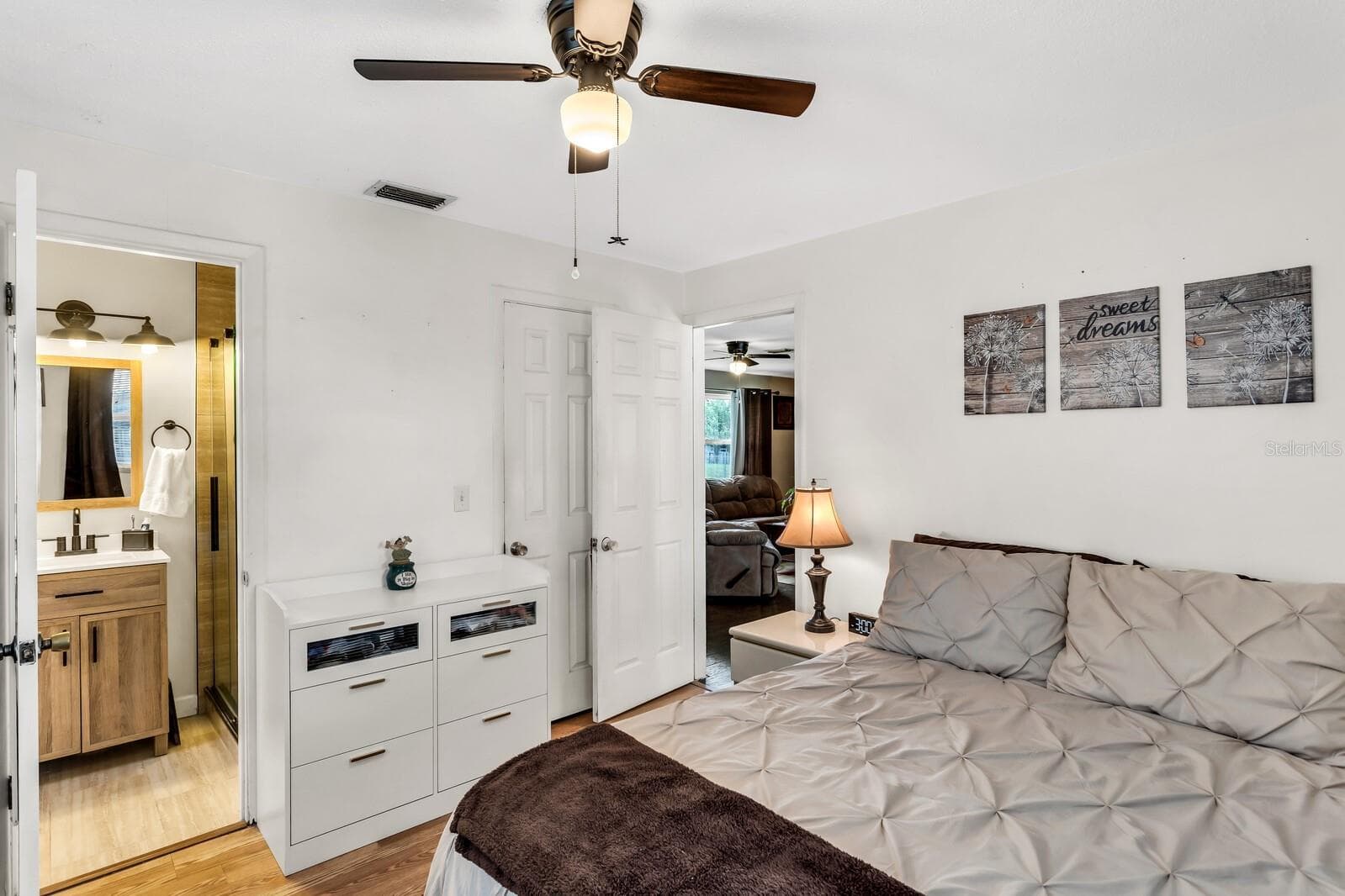 Single Family Residence at 407 OCEAN CT, LARGO, photo 17 of 33
