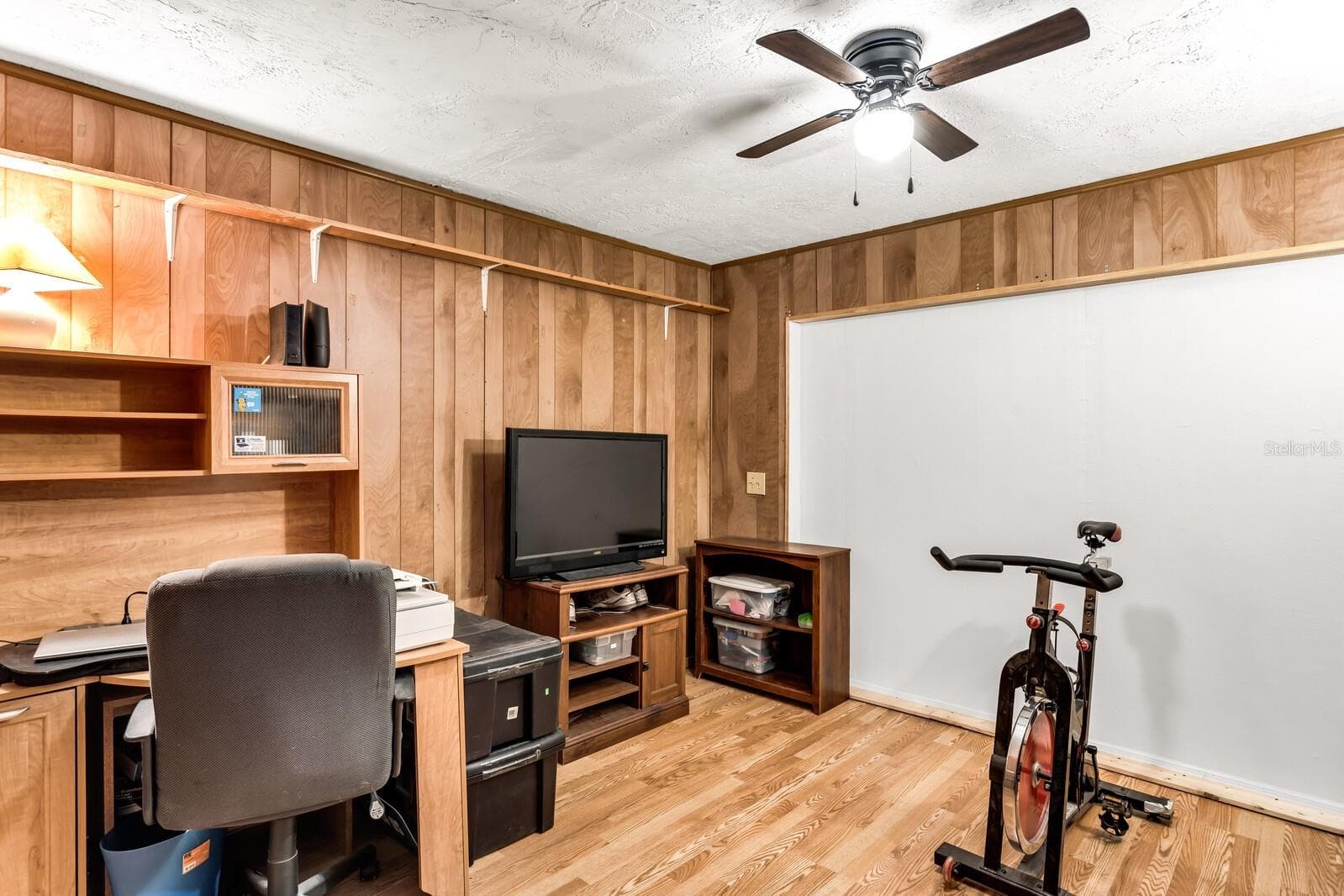 Single Family Residence at 407 OCEAN CT, LARGO, photo 26 of 33