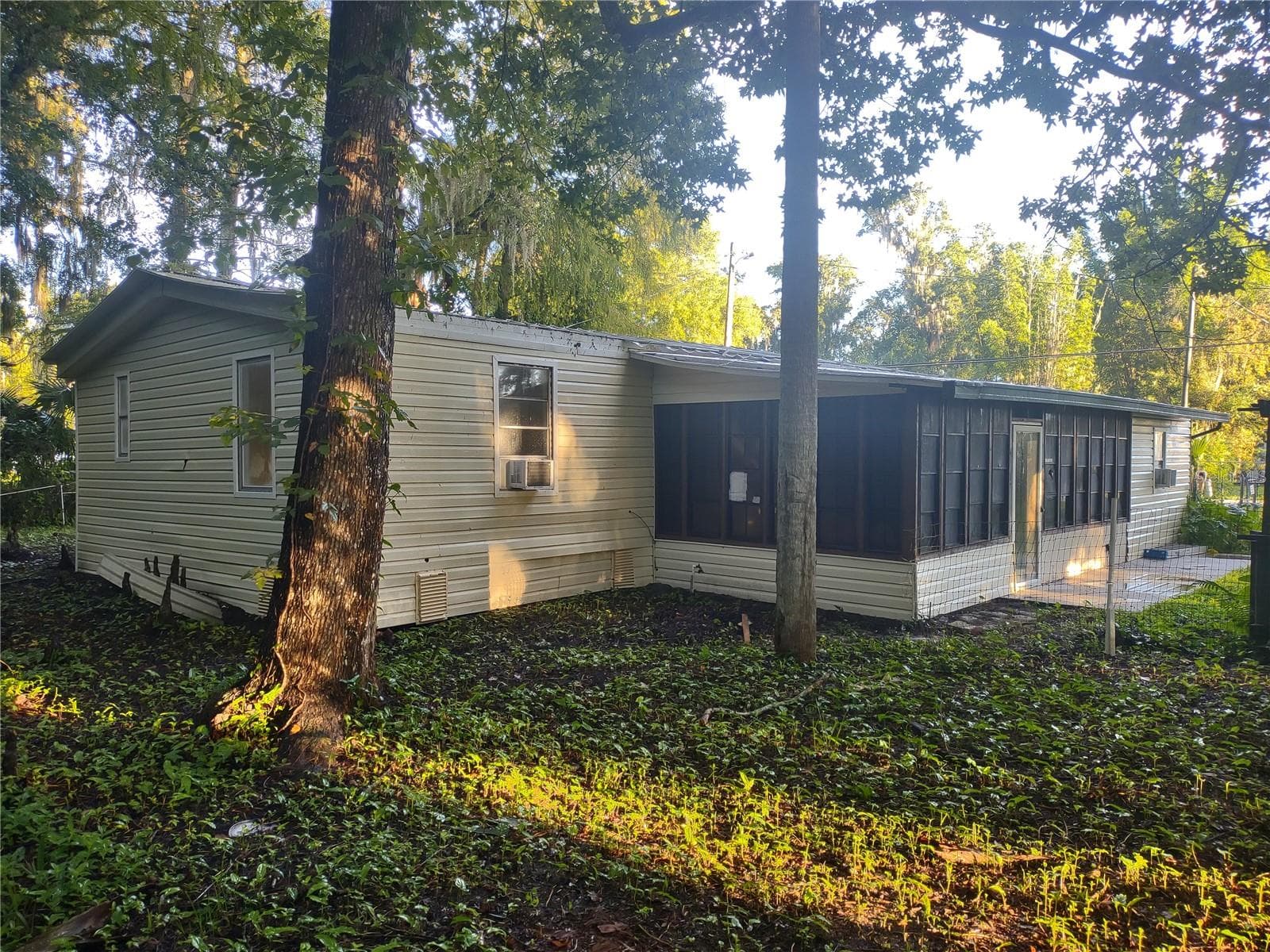 Manufactured Home at 24548 ALLIGATOR RD, ASTOR, photo 8 of 27
