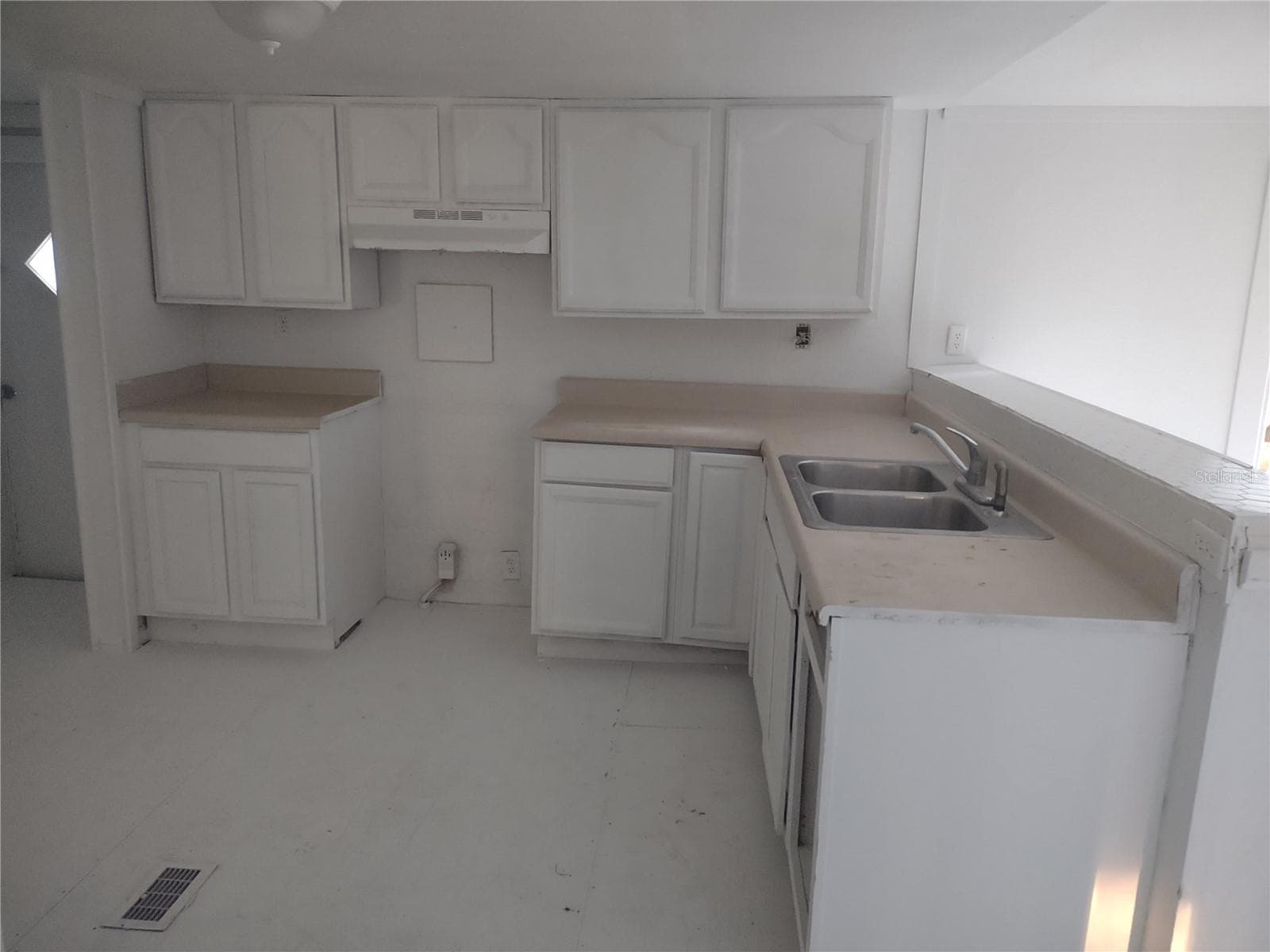Manufactured Home at 24548 ALLIGATOR RD, ASTOR, photo 11 of 27