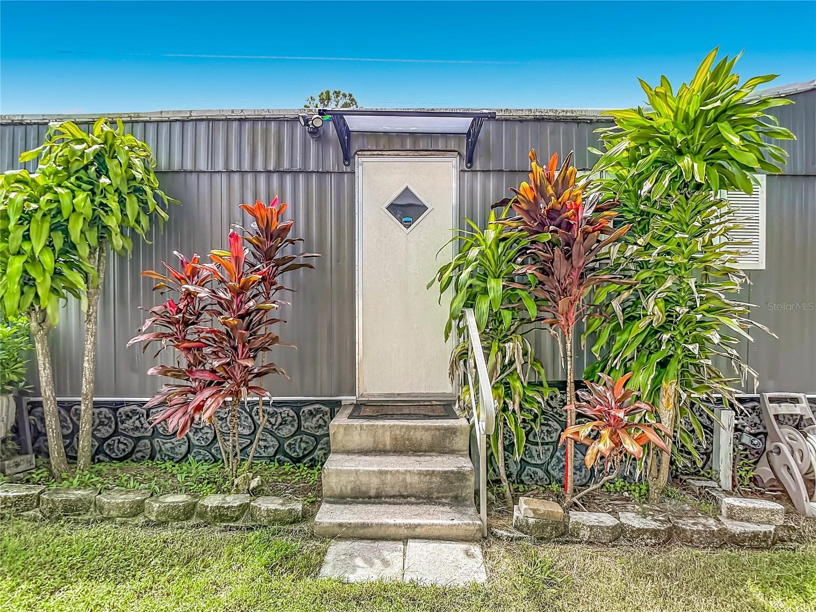 Mobile Home at 14529 WILLIAMS LN, HUDSON, photo 2 of 84