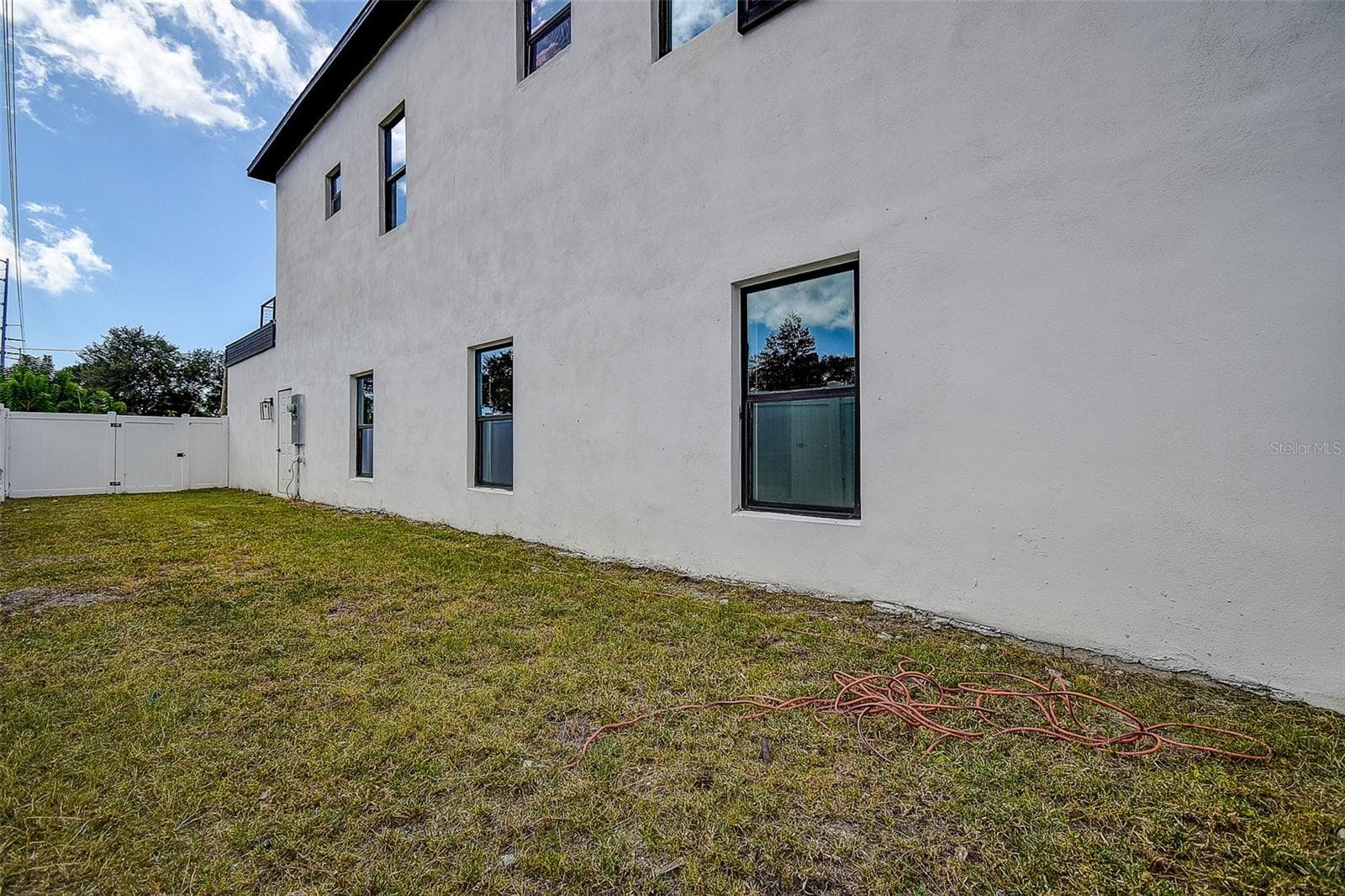 Single Family Residence at 5200 7TH AVE N, ST PETERSBURG, photo 4 of 36
