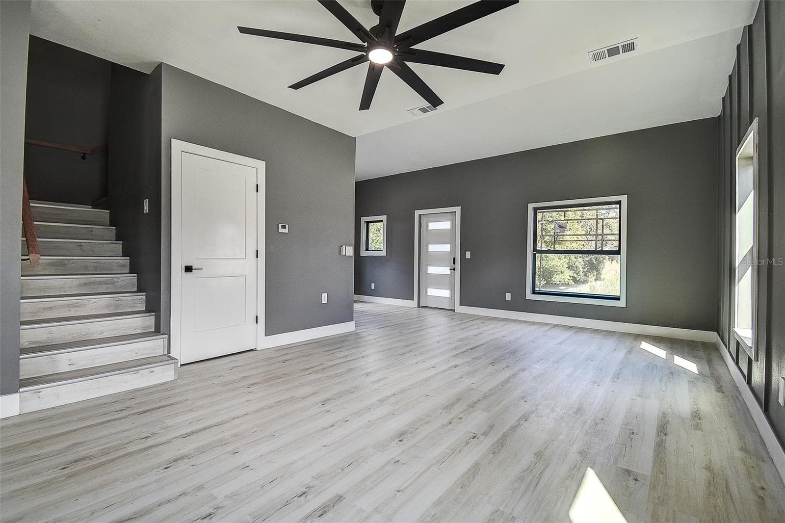 Single Family Residence at 5200 7TH AVE N, ST PETERSBURG, photo 9 of 36