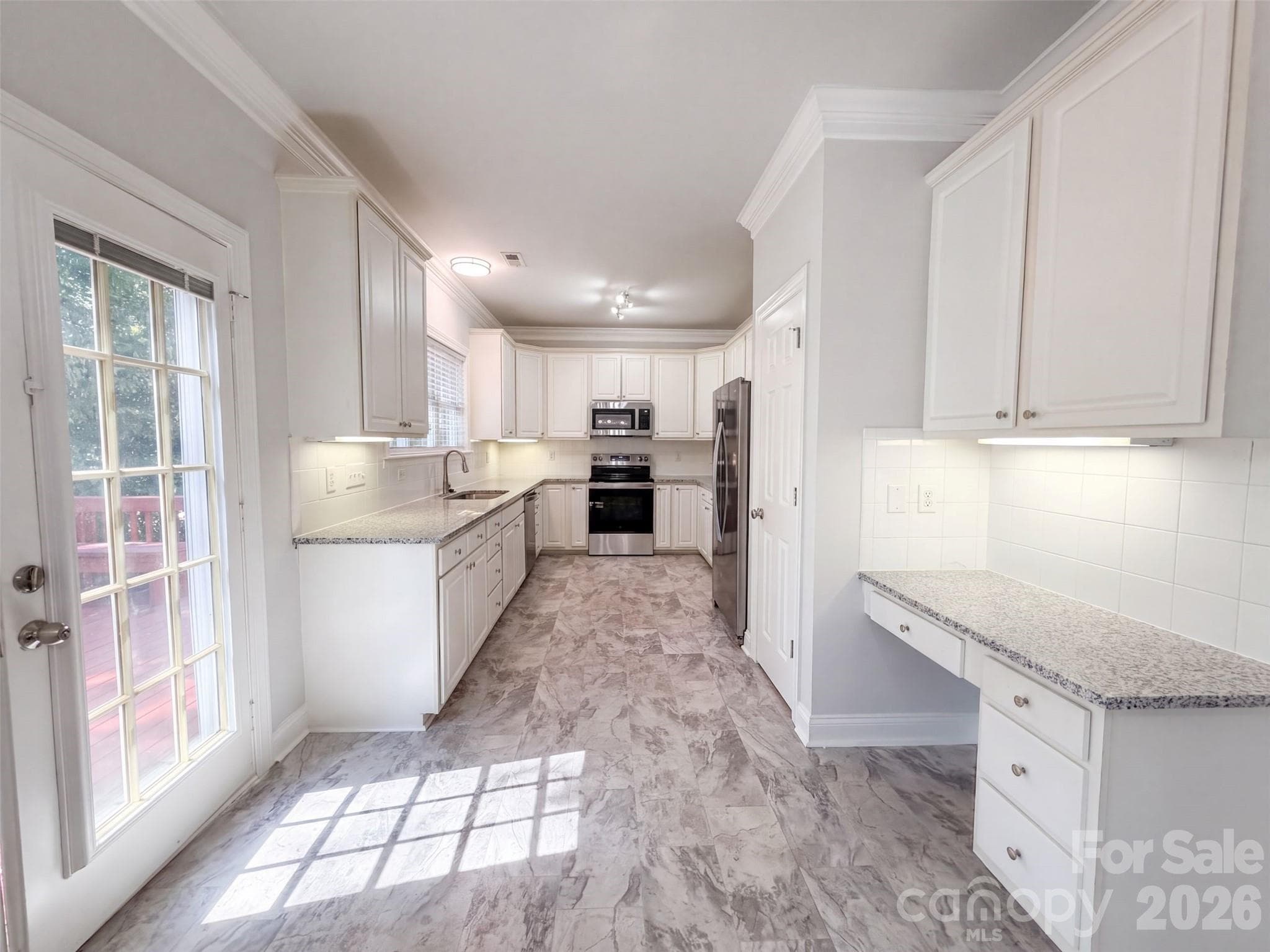 Single Family Residence at 331 Market Hall Place, Rock Hill, photo 2 of 15