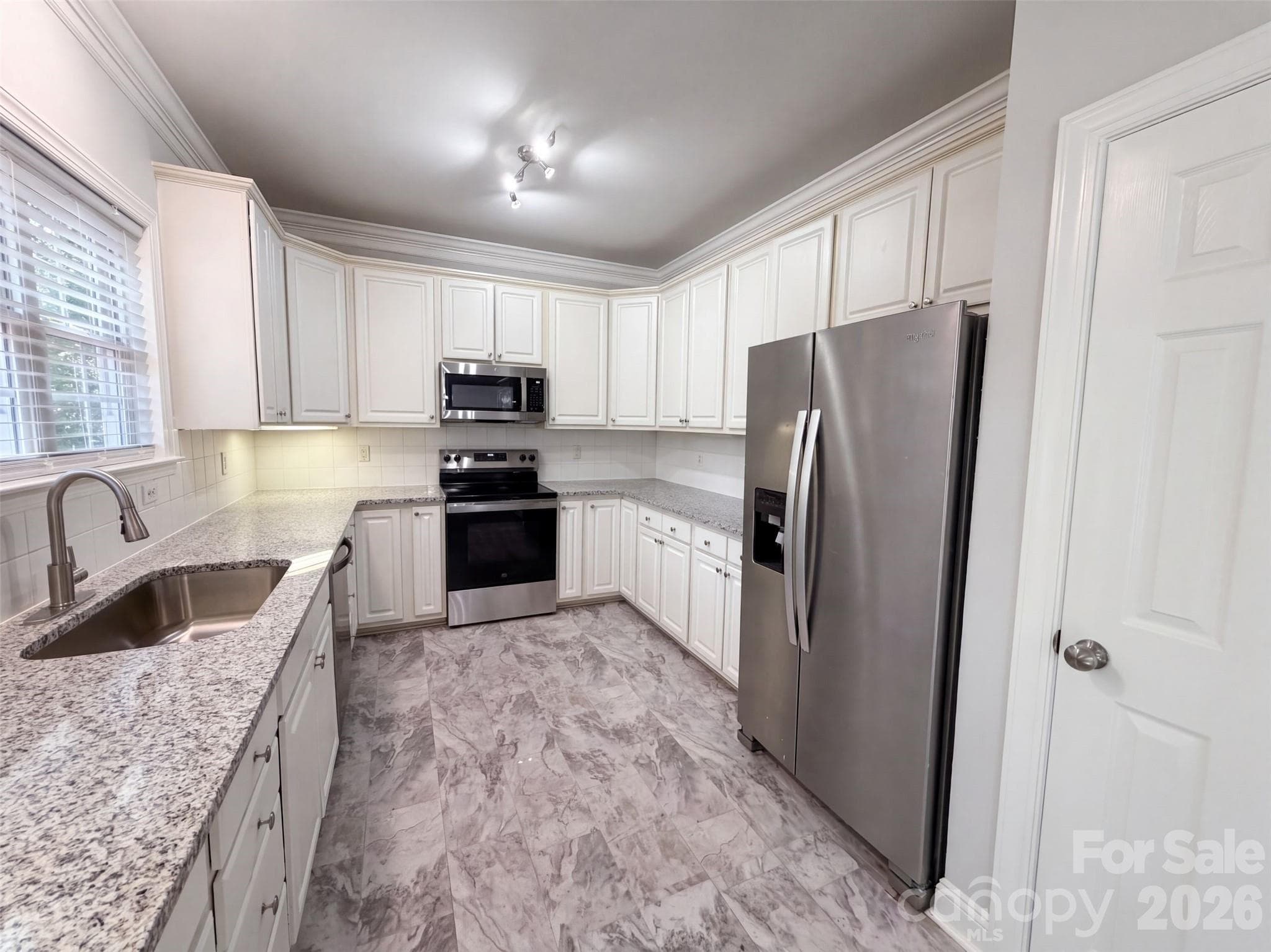 Single Family Residence at 331 Market Hall Place, Rock Hill, photo 4 of 15