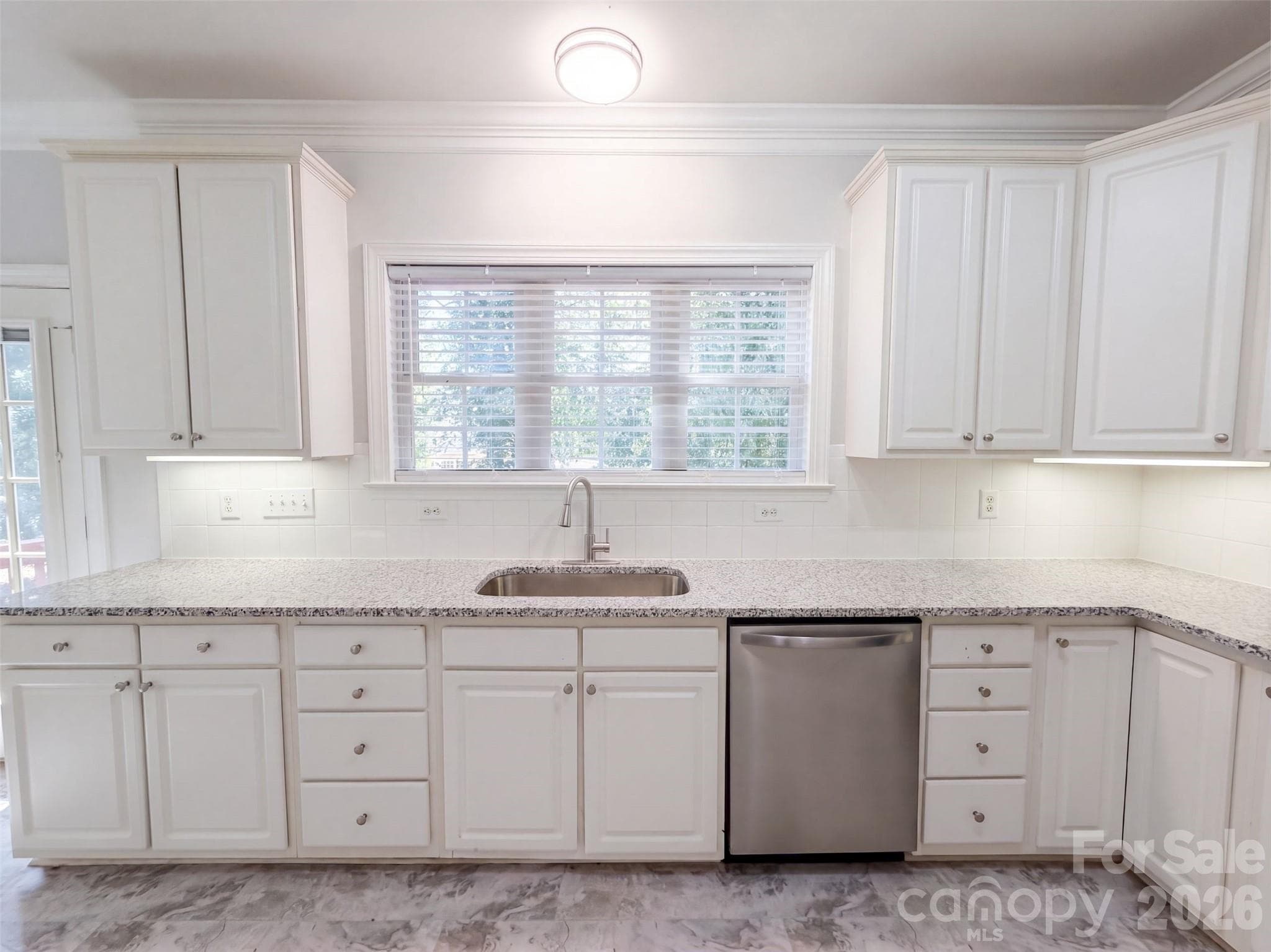 Single Family Residence at 331 Market Hall Place, Rock Hill, photo 6 of 15