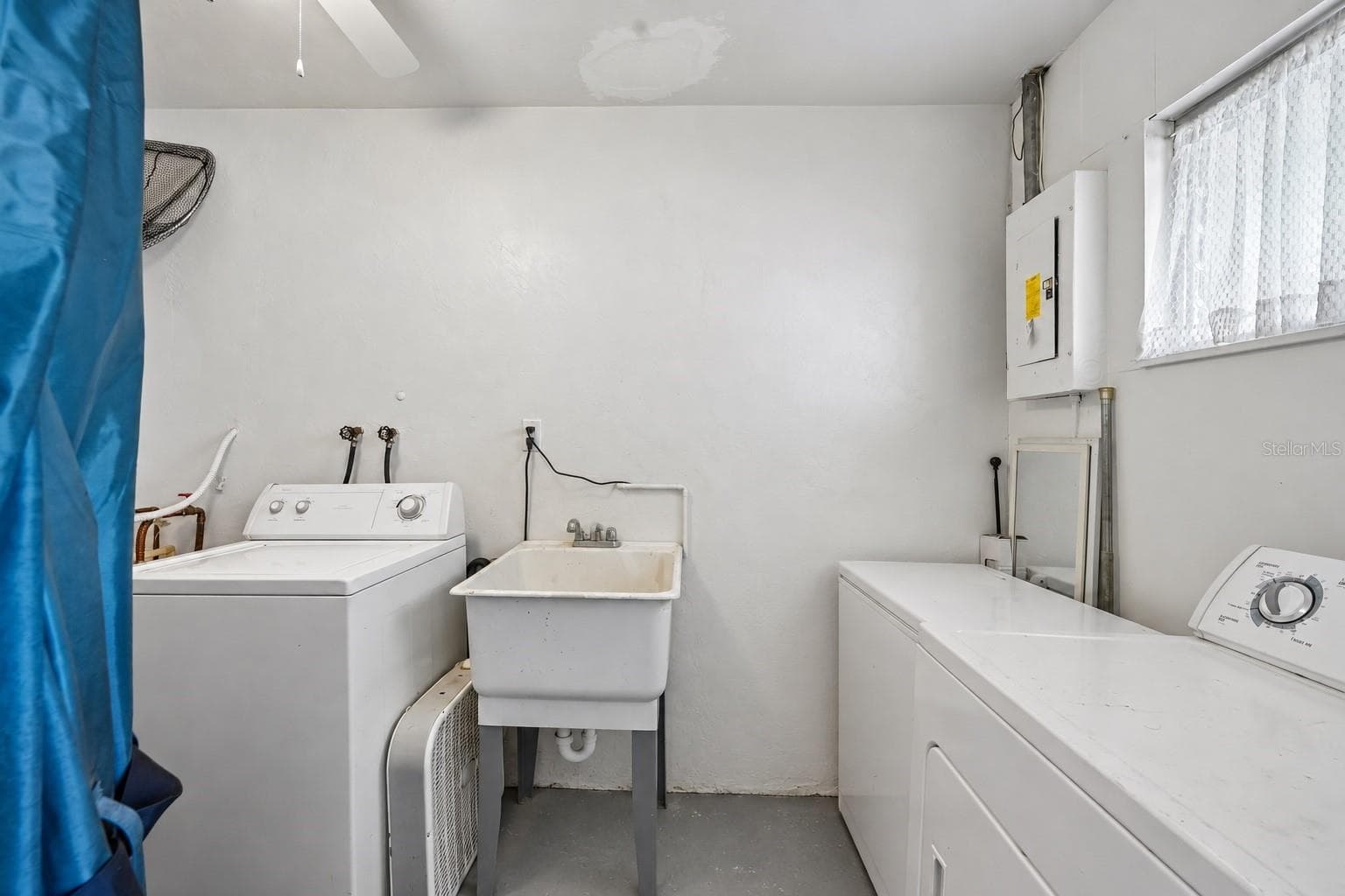 Laundry room unit 3702 - 3700 59TH ST N, ST PETERSBURG