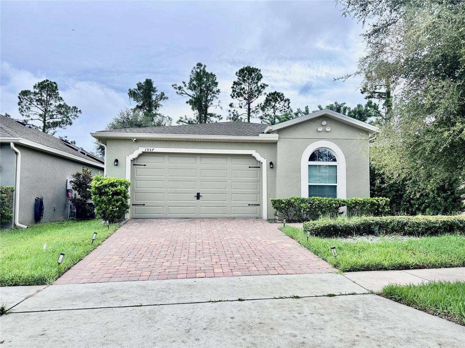 1557 AMBER LEAF CIR