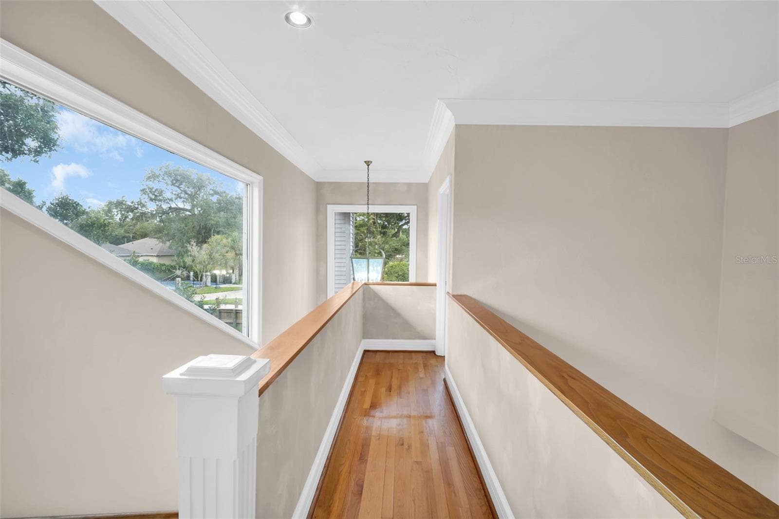 Upstairs hallway - 9723 TIFFANY OAKS LN #3B, TAMPA