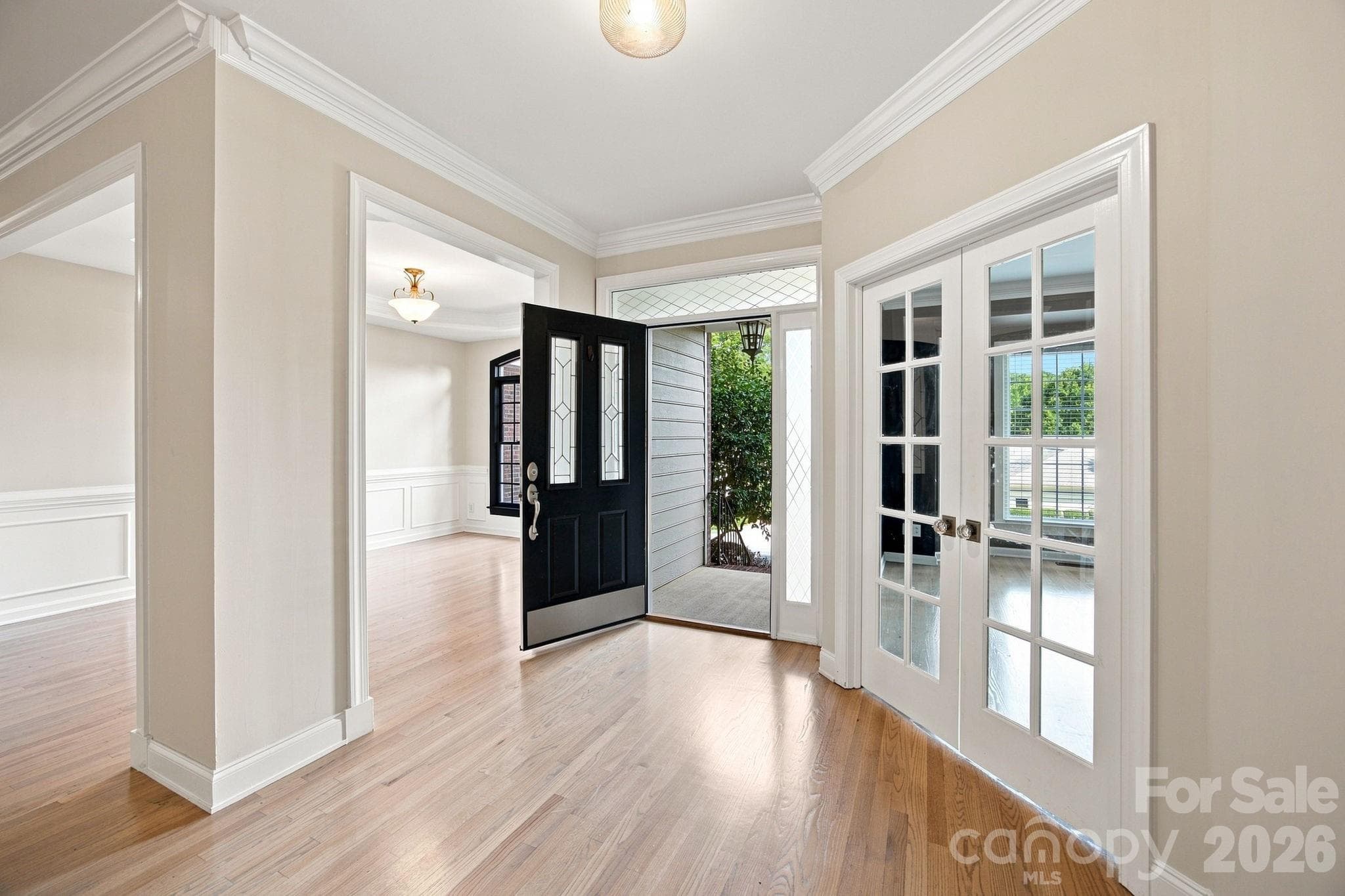 Single Family Residence at 5111 Downing Creek Drive, Charlotte, photo 2 of 48