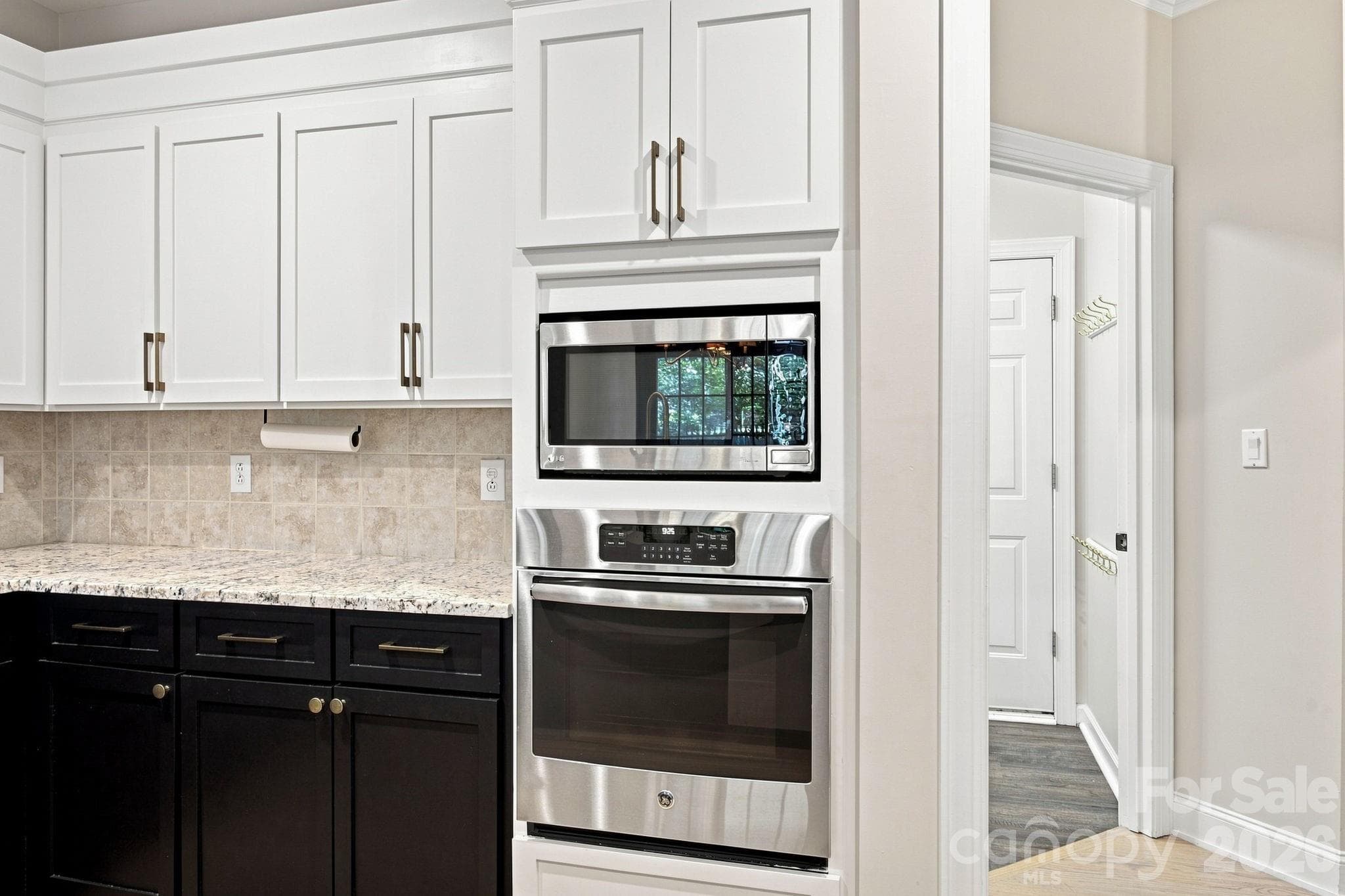 Single Family Residence at 5111 Downing Creek Drive, Charlotte, photo 21 of 48
