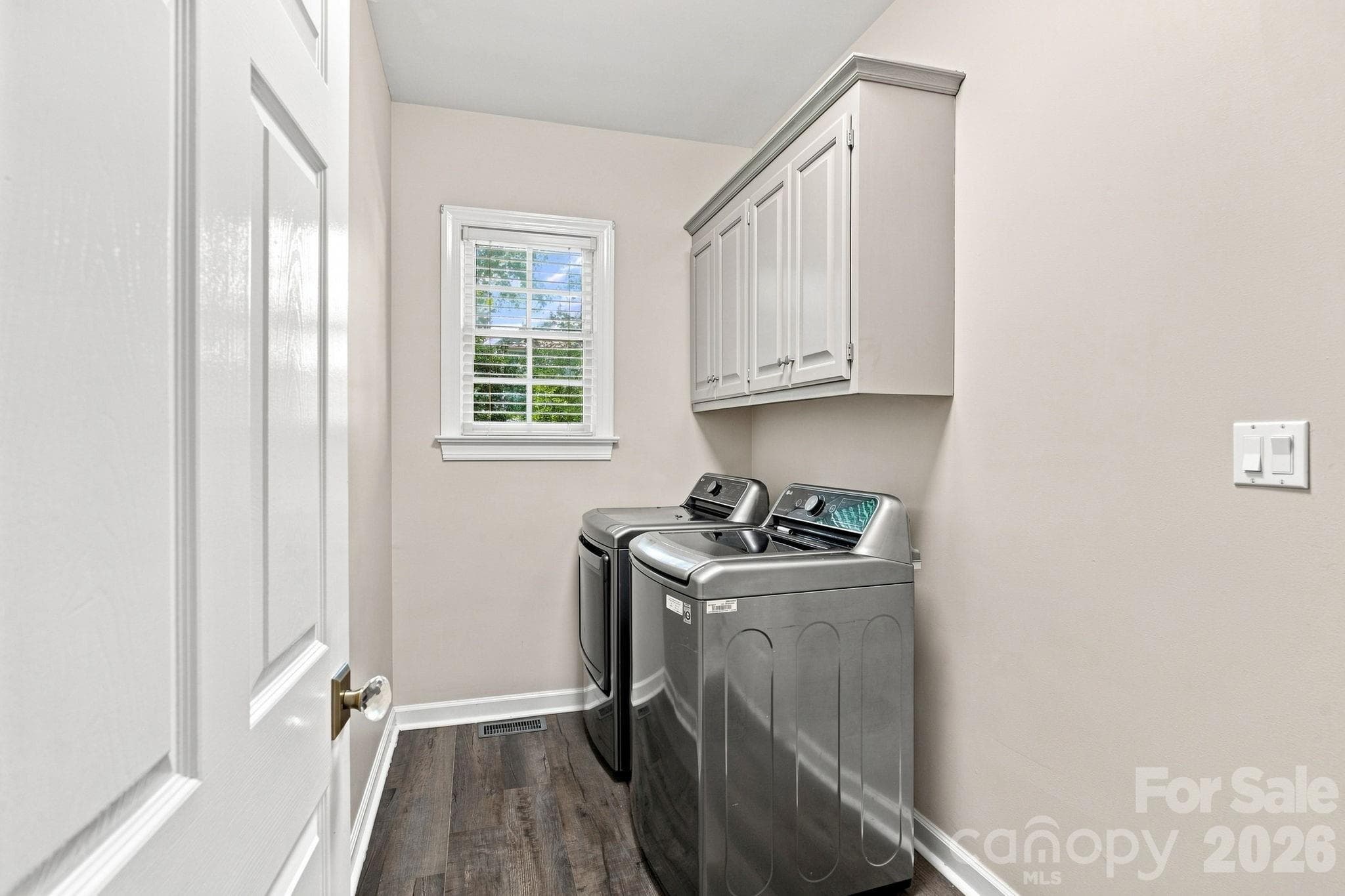 Single Family Residence at 5111 Downing Creek Drive, Charlotte, photo 22 of 48