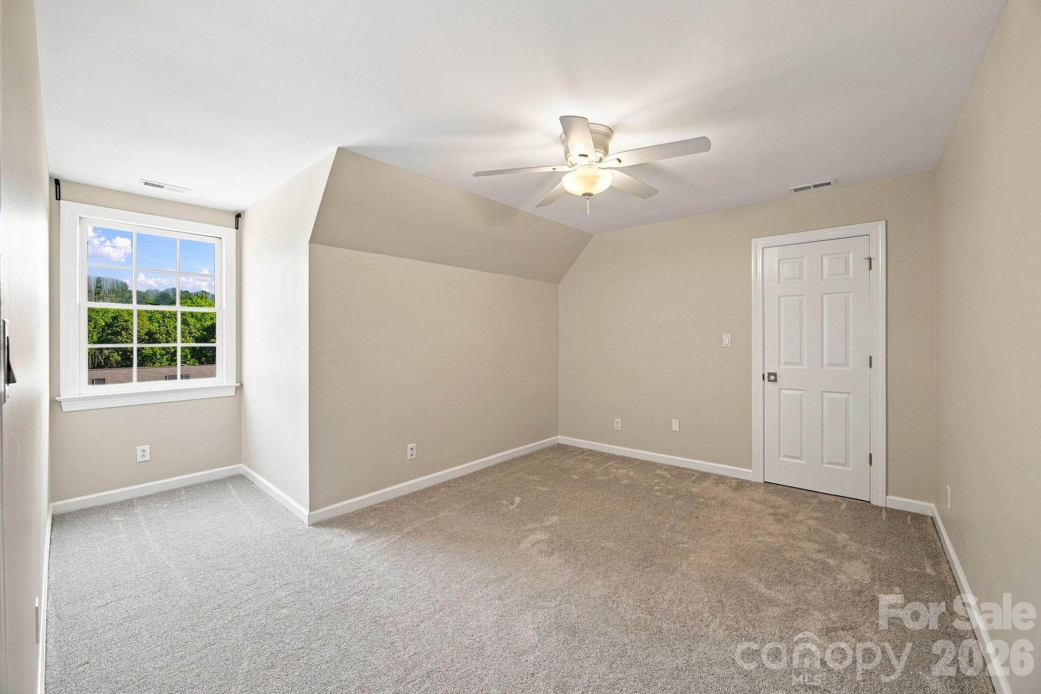 Single Family Residence at 5111 Downing Creek Drive, Charlotte, photo 26 of 48