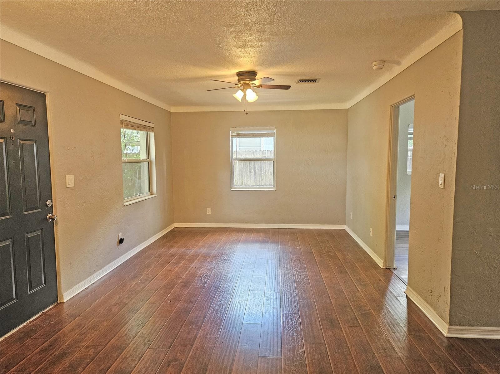 Single Family Residence at 4042 DARTMOUTH AVE N, ST PETERSBURG, photo 3 of 16