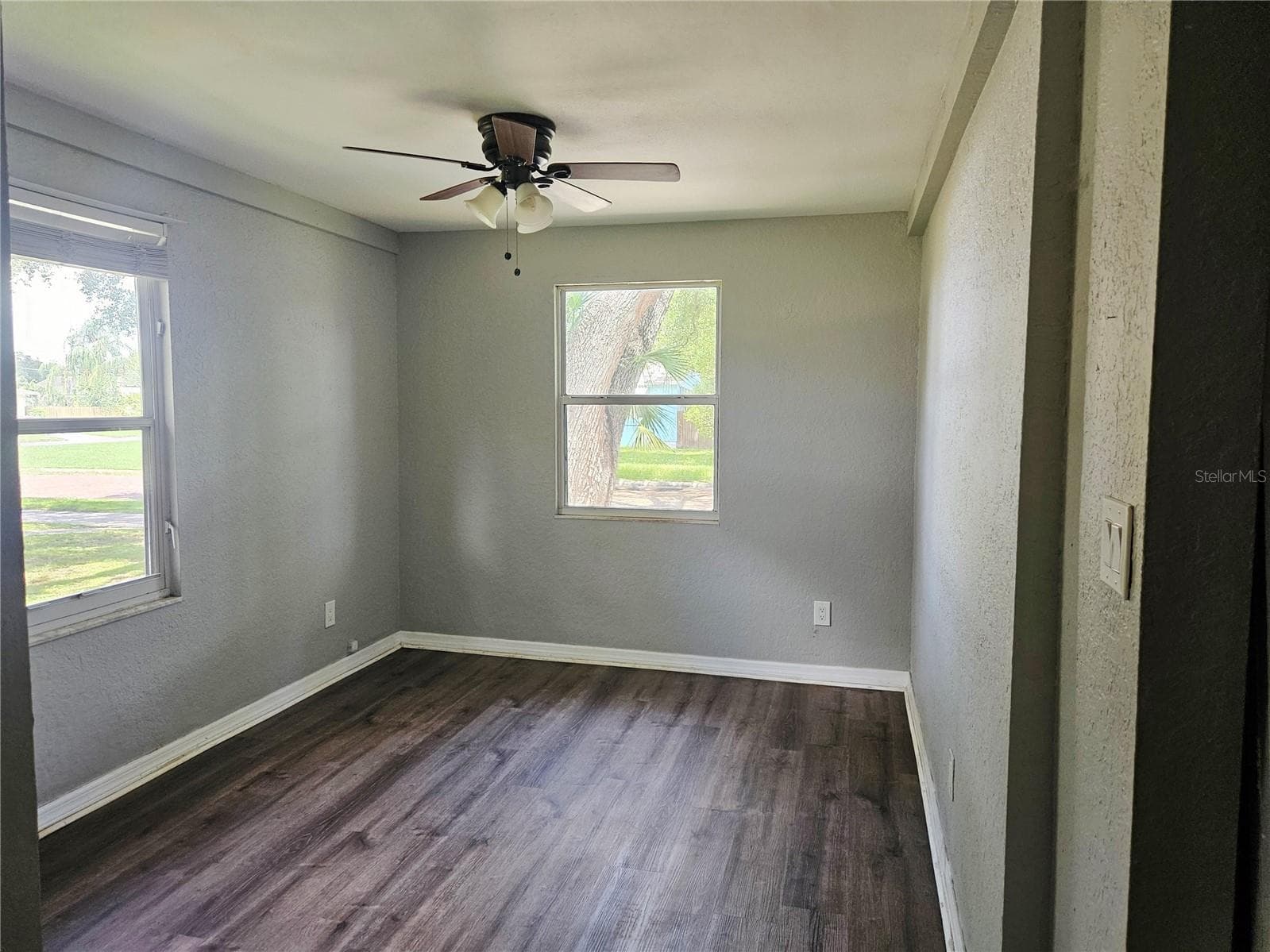 Single Family Residence at 4042 DARTMOUTH AVE N, ST PETERSBURG, photo 4 of 16