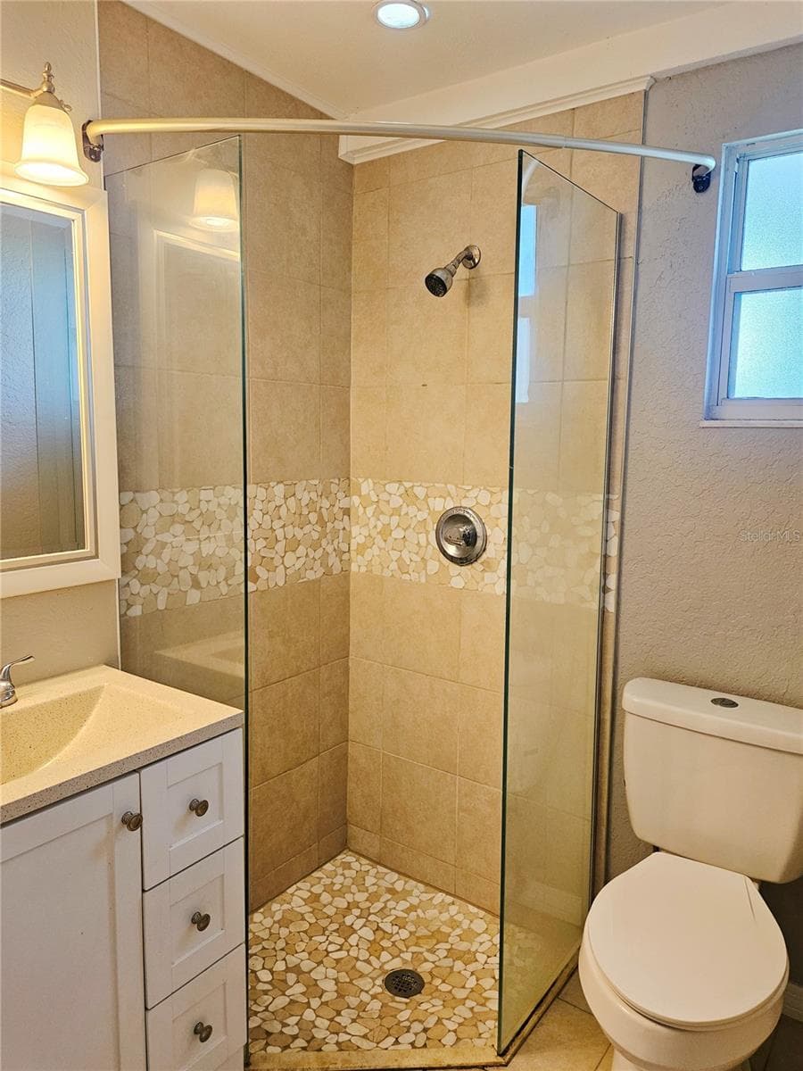 Single Family Residence at 4042 DARTMOUTH AVE N, ST PETERSBURG, photo 5 of 16