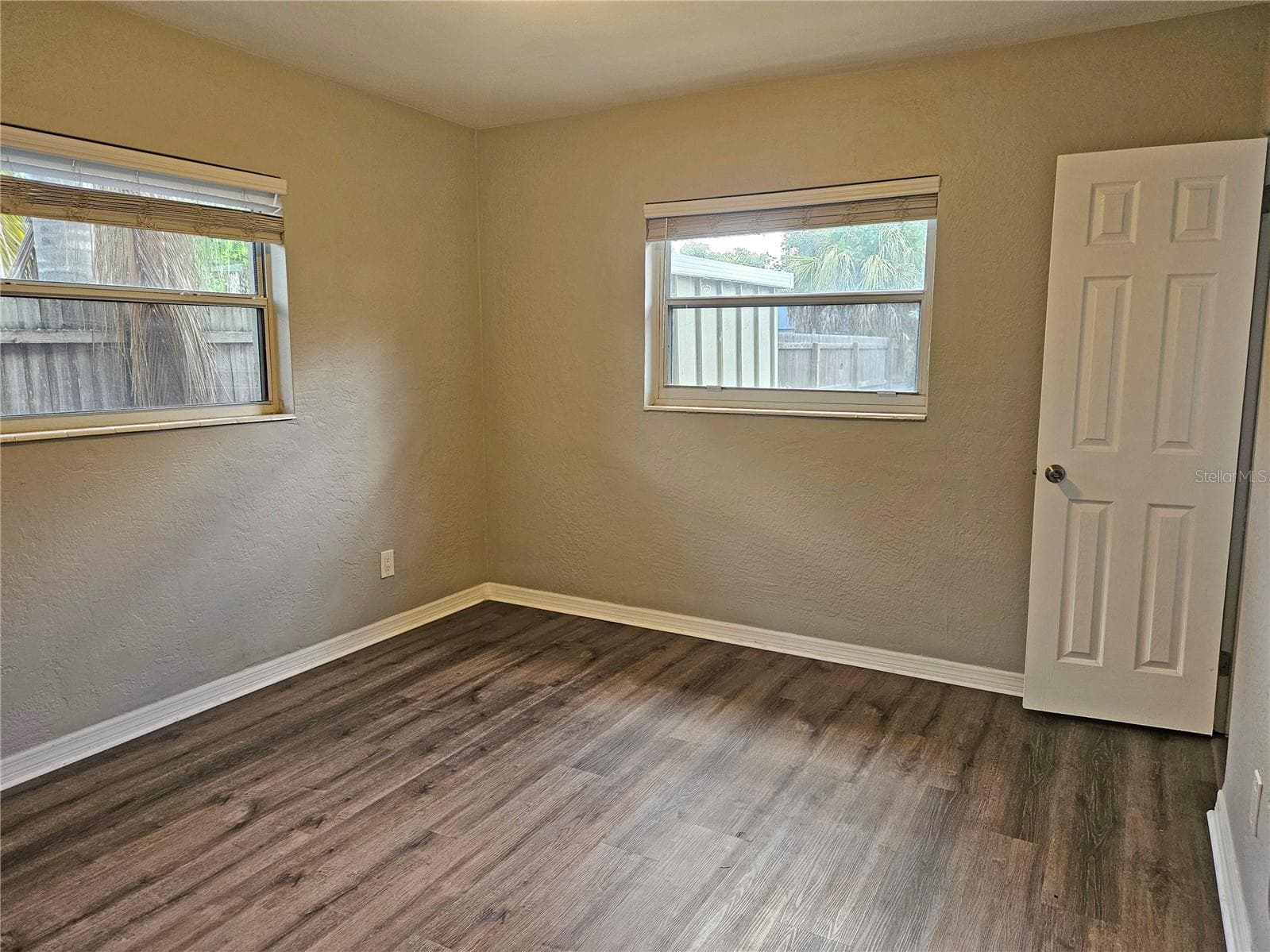 Single Family Residence at 4042 DARTMOUTH AVE N, ST PETERSBURG, photo 7 of 16