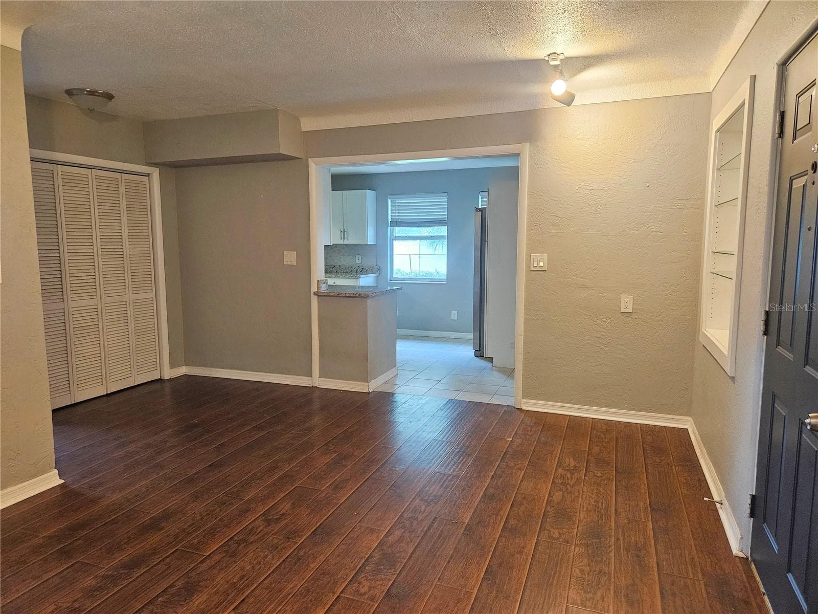 Single Family Residence at 4042 DARTMOUTH AVE N, ST PETERSBURG, photo 10 of 16