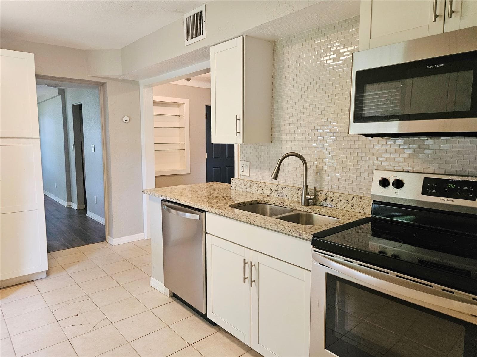 Single Family Residence at 4042 DARTMOUTH AVE N, ST PETERSBURG, photo 12 of 16