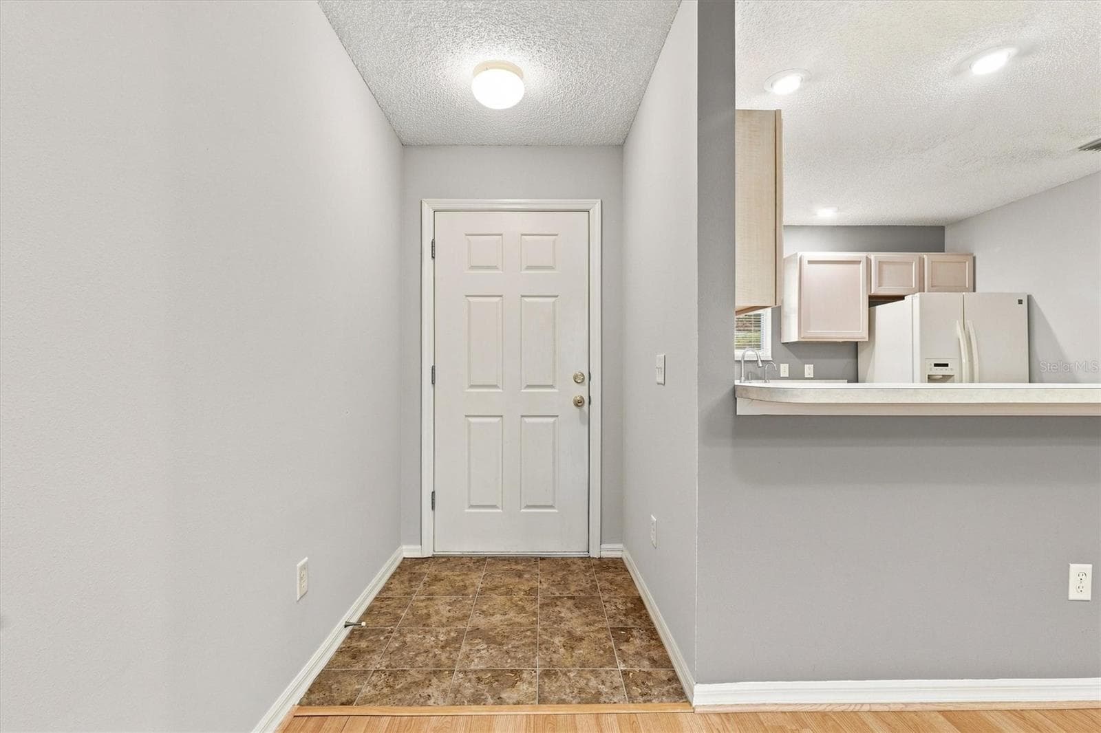 Kitchen: "Kitchen with breakfast bar and ample counter space, Village of Summerhill" - 3565 IDLEWOOD LOOP, THE VILLAGES