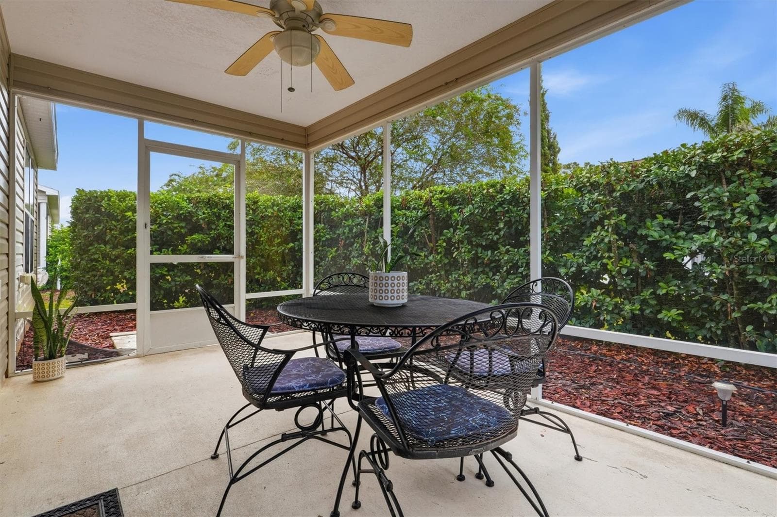 Lanai: "Private east-facing screened lanai for morning coffee and evening entertaining" - 3565 IDLEWOOD LOOP, THE VILLAGES