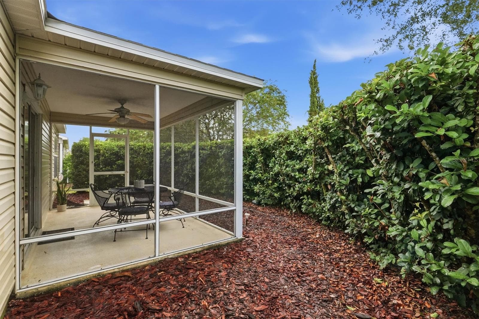 Lanai: "Private east-facing screened lanai for morning coffee and evening entertaining" - 3565 IDLEWOOD LOOP, THE VILLAGES