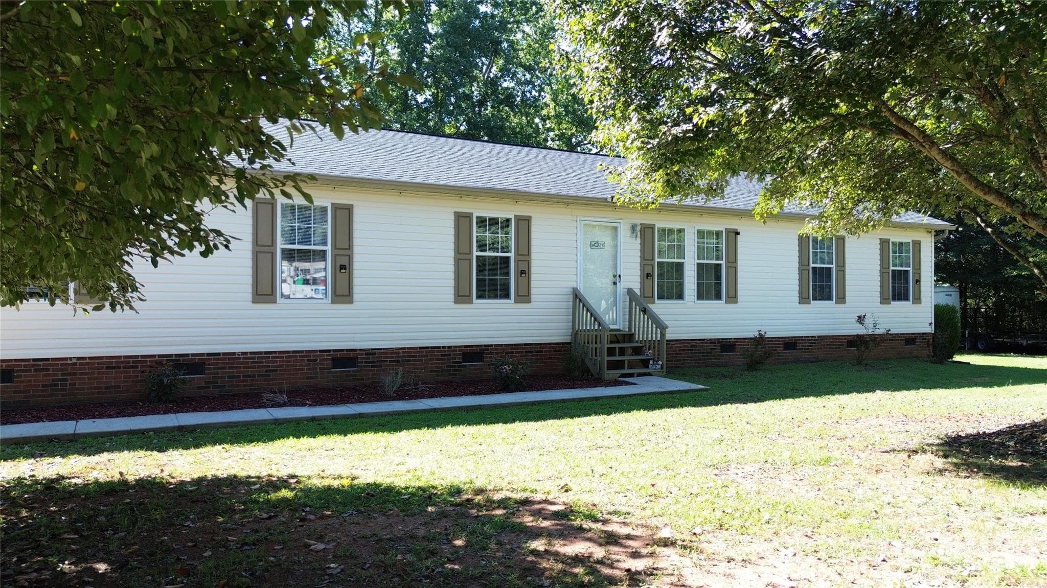 Single Family Residence at 109 Grand Acres Lane, Maiden, photo 2 of 22
