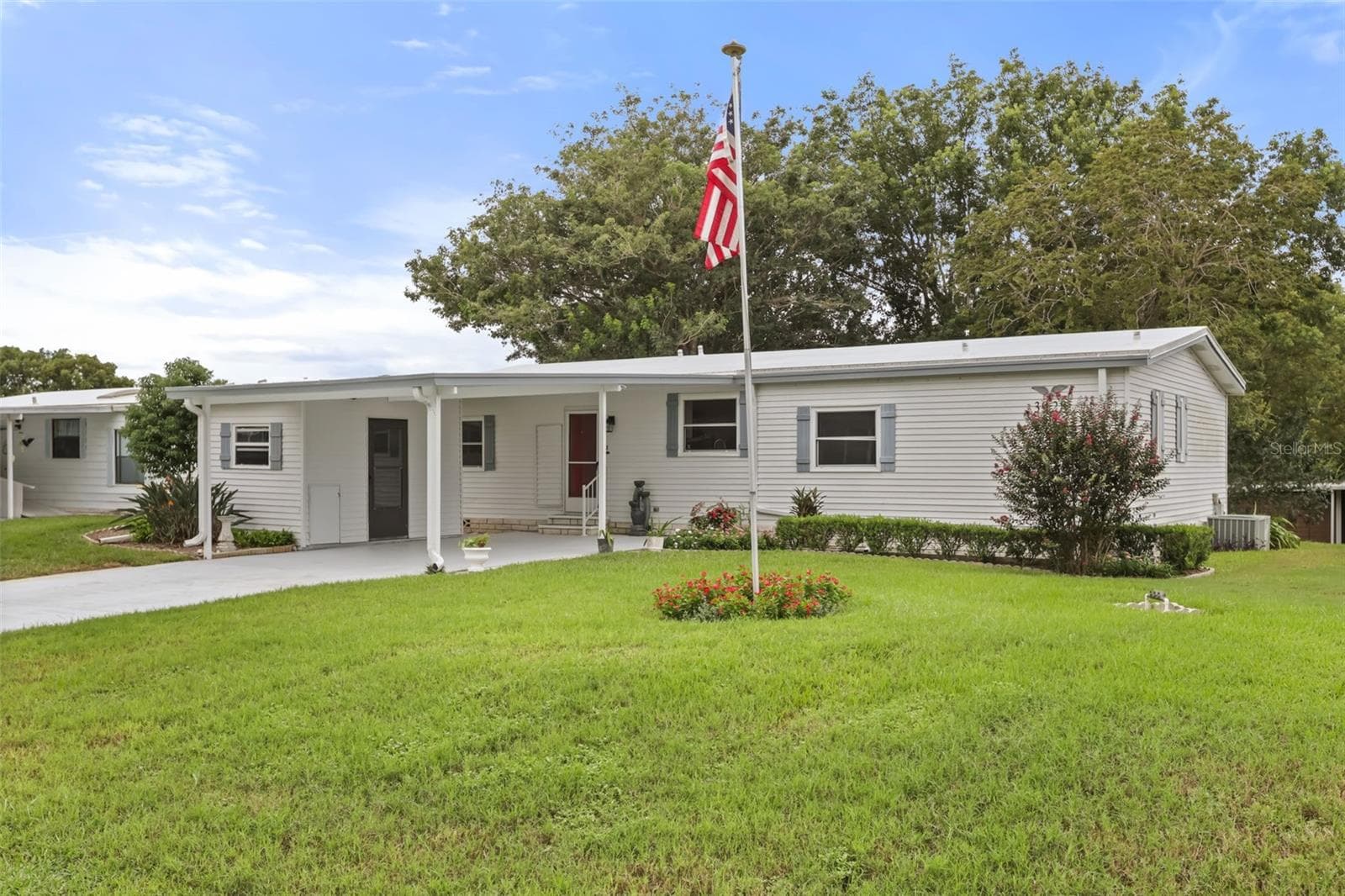 Well Manicured Yard Maintained by HOA - 3928 N CITRUS CIR #691, ZELLWOOD