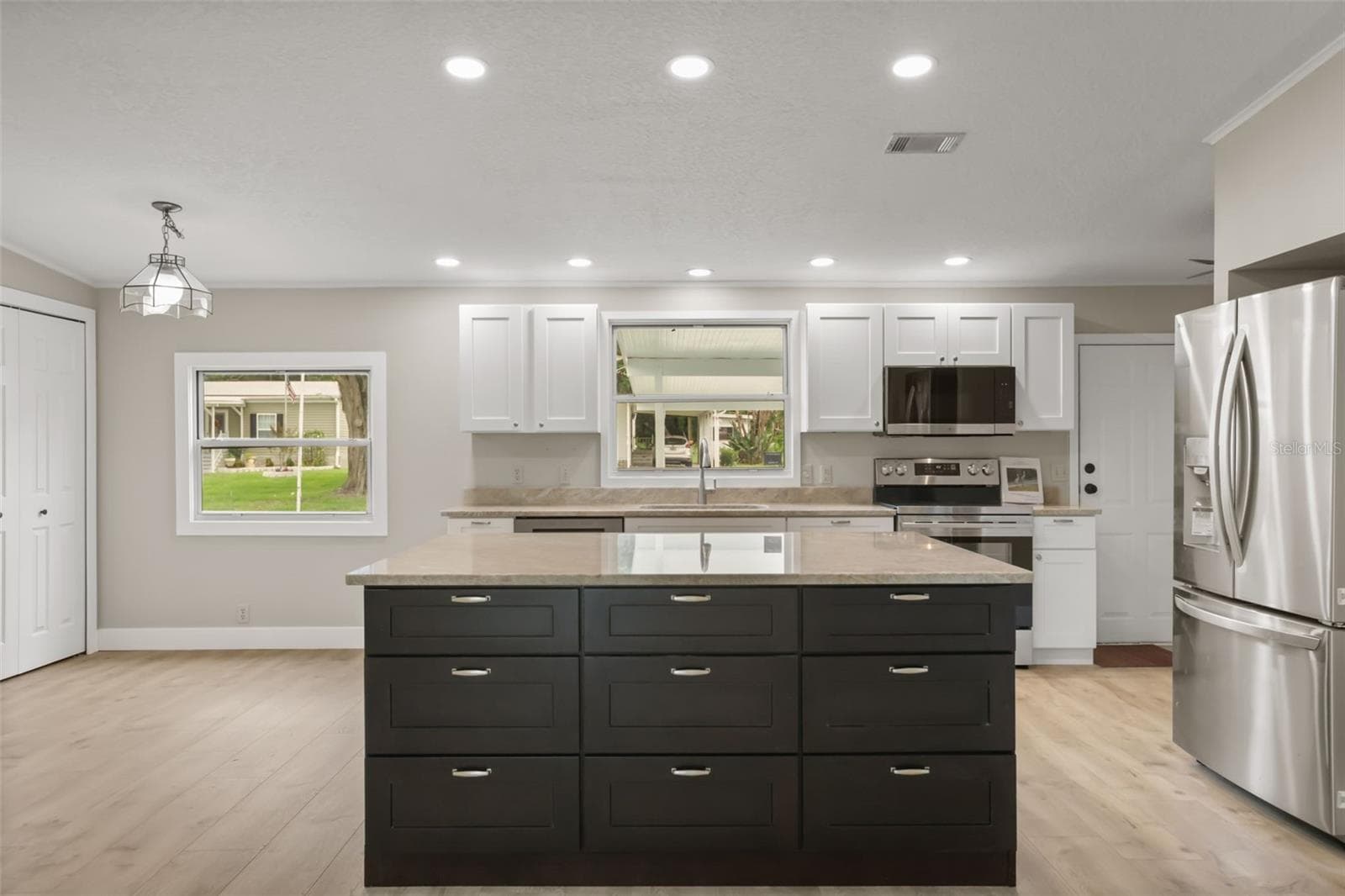 Island packed with EXTRA Drawers & Cabinets - 3928 N CITRUS CIR #691, ZELLWOOD