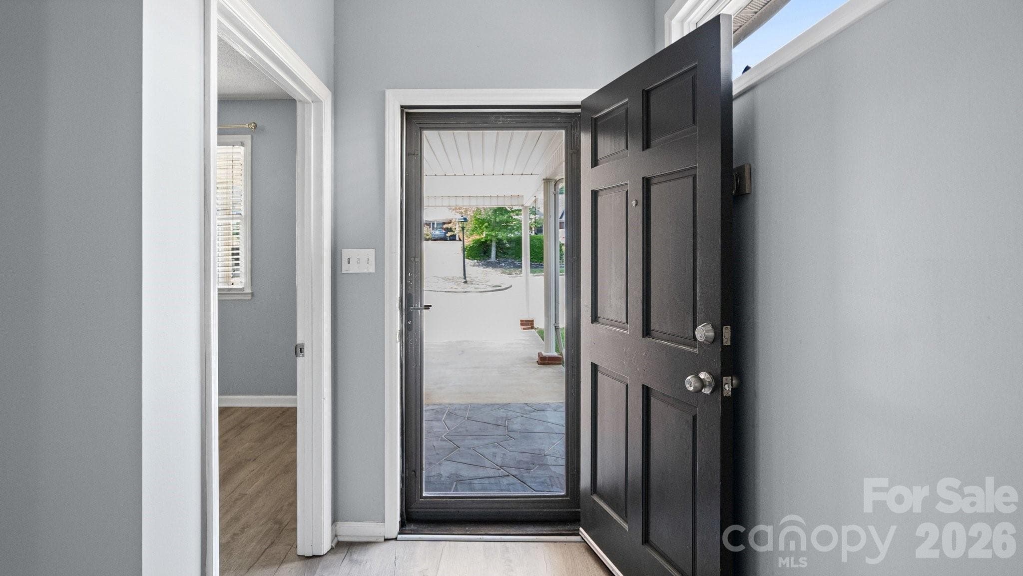 Bright and welcoming entrance - 19942 Oak Leaf Circle, Cornelius
