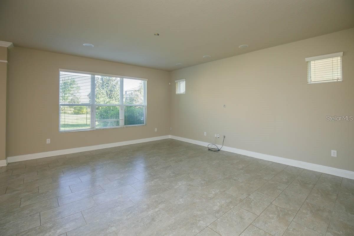 Single Family Residence at 14304 PARKSIDE RIDGE WAY, LITHIA, photo 6 of 14