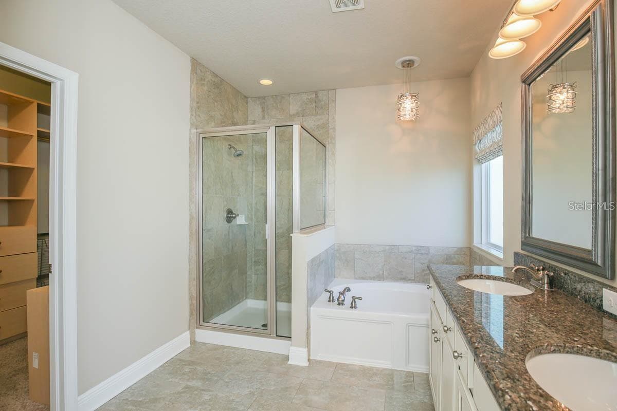 Single Family Residence at 14304 PARKSIDE RIDGE WAY, LITHIA, photo 9 of 14