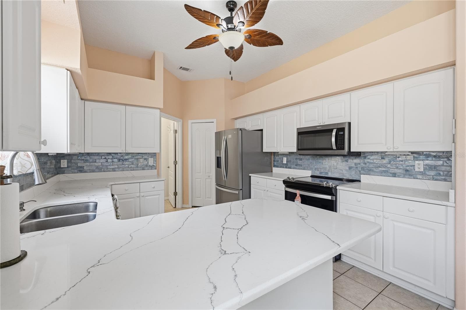Single Family Residence at 11501 BLOOMINGTON CT, NEW PORT RICHEY, photo 11 of 53