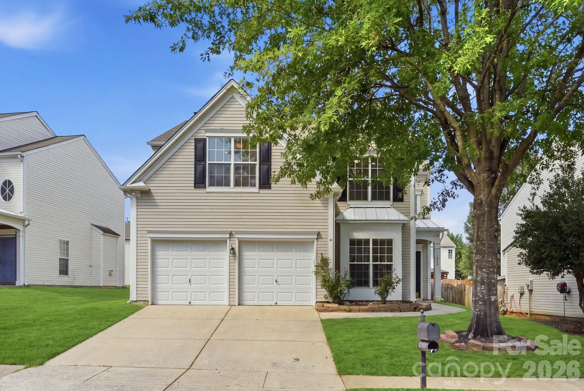Single Family Residence at 11239 Cypress View Drive, Charlotte, photo 2 of 27