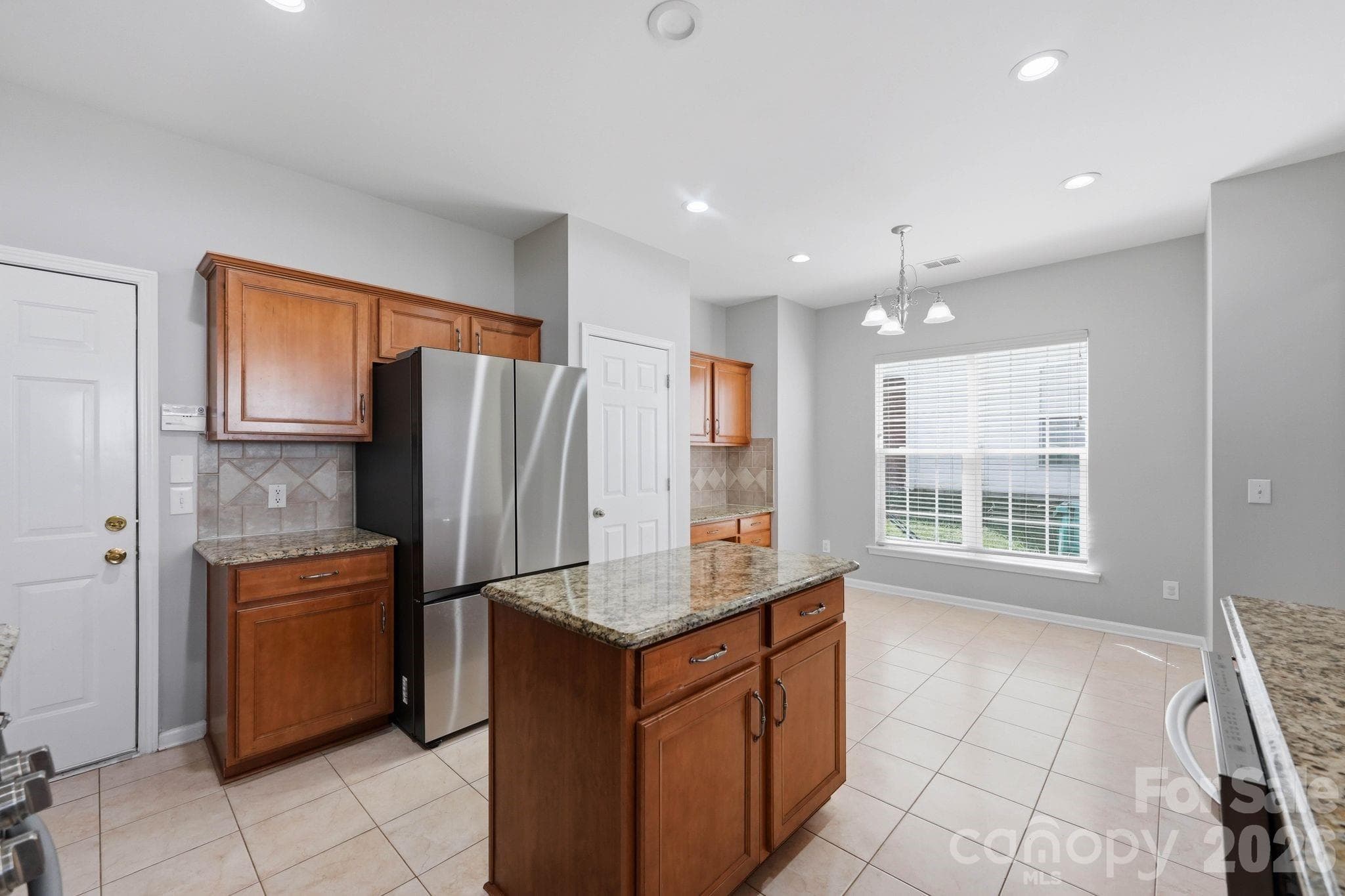 Single Family Residence at 11239 Cypress View Drive, Charlotte, photo 6 of 27