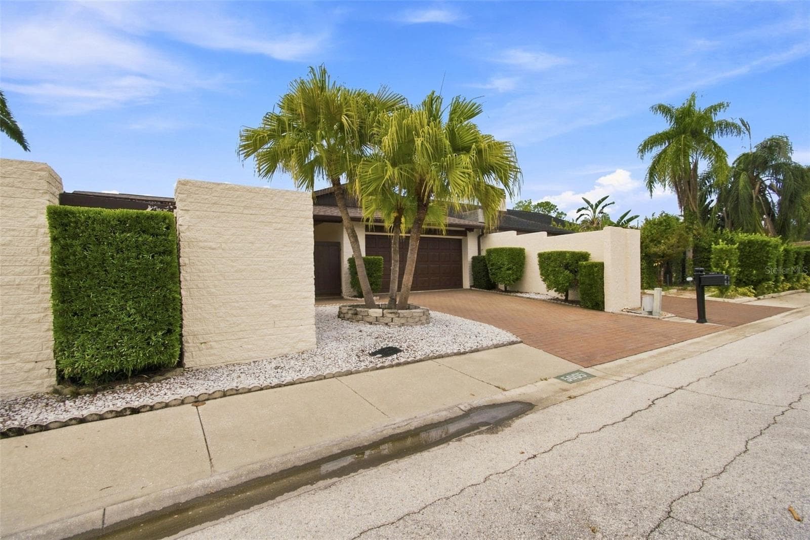 Single Family Residence at 5005 PALOMA DR, TAMPA, photo 5 of 89