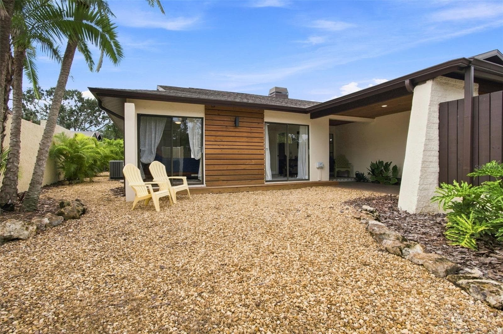 Single Family Residence at 5005 PALOMA DR, TAMPA, photo 11 of 89
