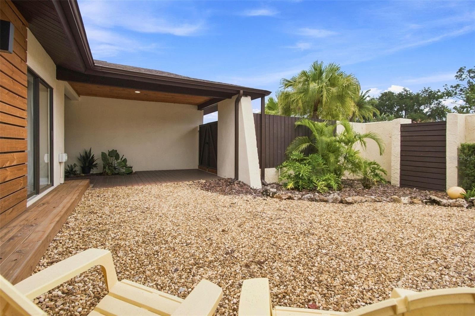 Single Family Residence at 5005 PALOMA DR, TAMPA, photo 12 of 89
