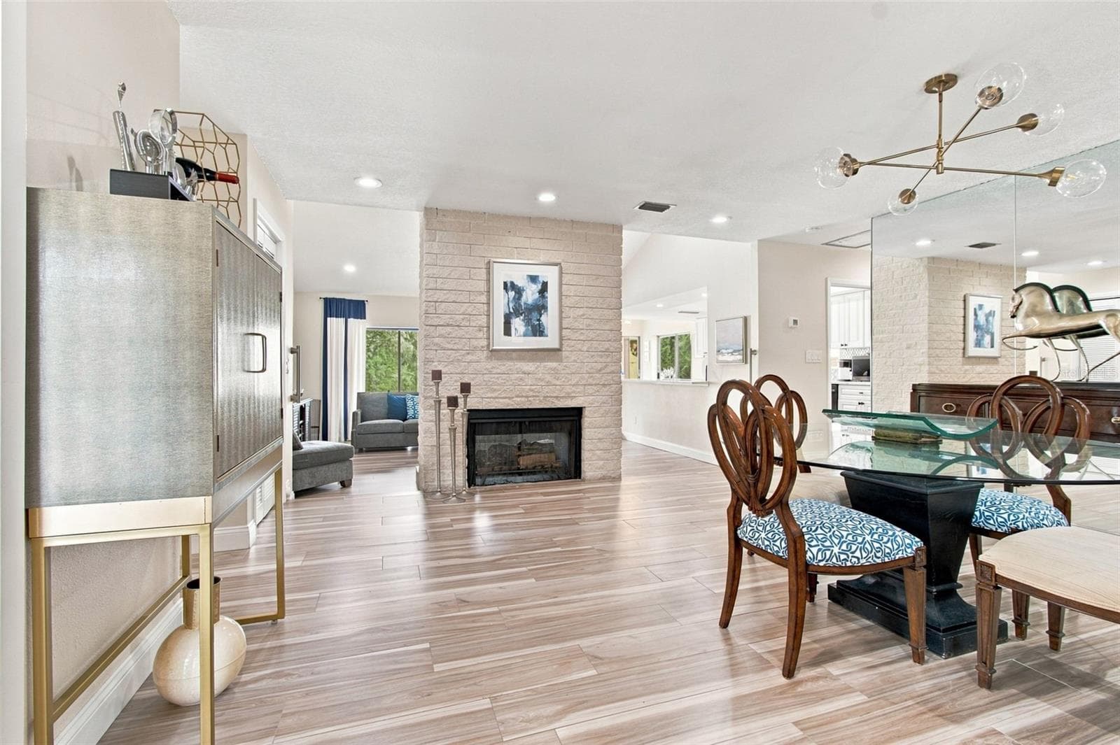 Single Family Residence at 5005 PALOMA DR, TAMPA, photo 14 of 89