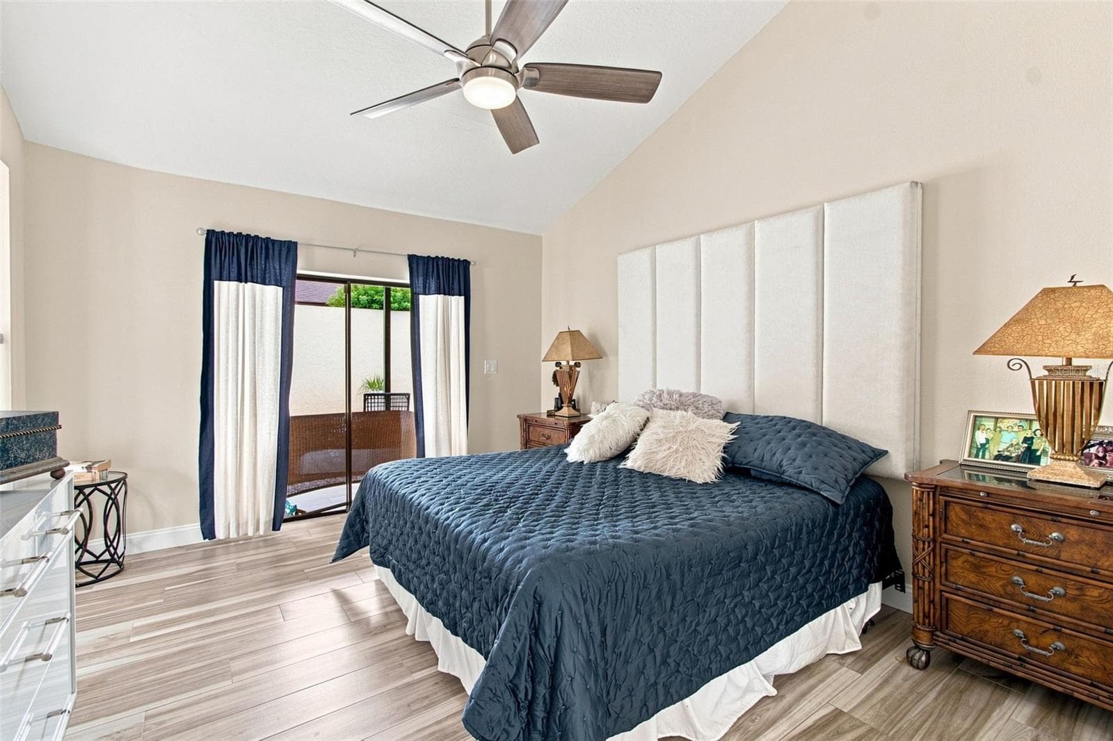 Single Family Residence at 5005 PALOMA DR, TAMPA, photo 39 of 89