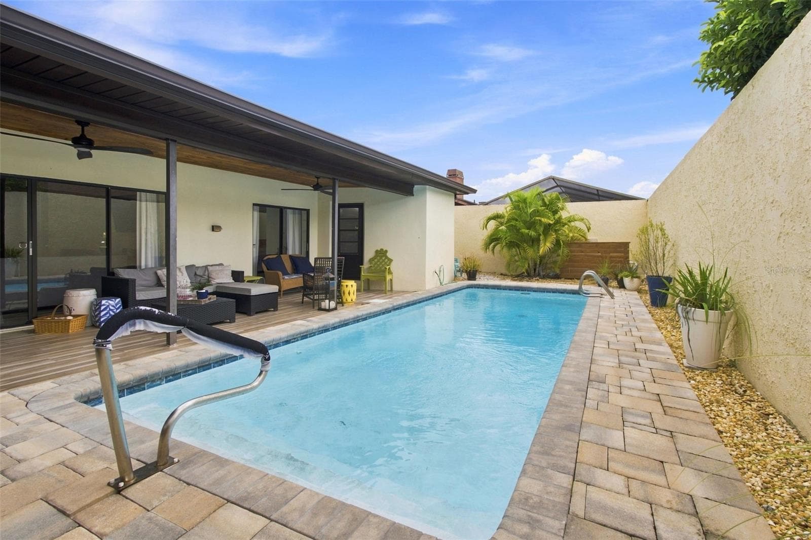 Single Family Residence at 5005 PALOMA DR, TAMPA, photo 68 of 89