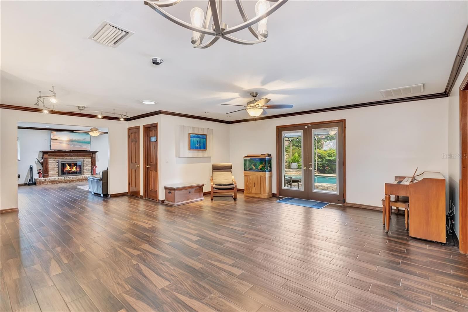 Single Family Residence at 6605 CITRUS VALLEY DR, BELLE ISLE, photo 10 of 49