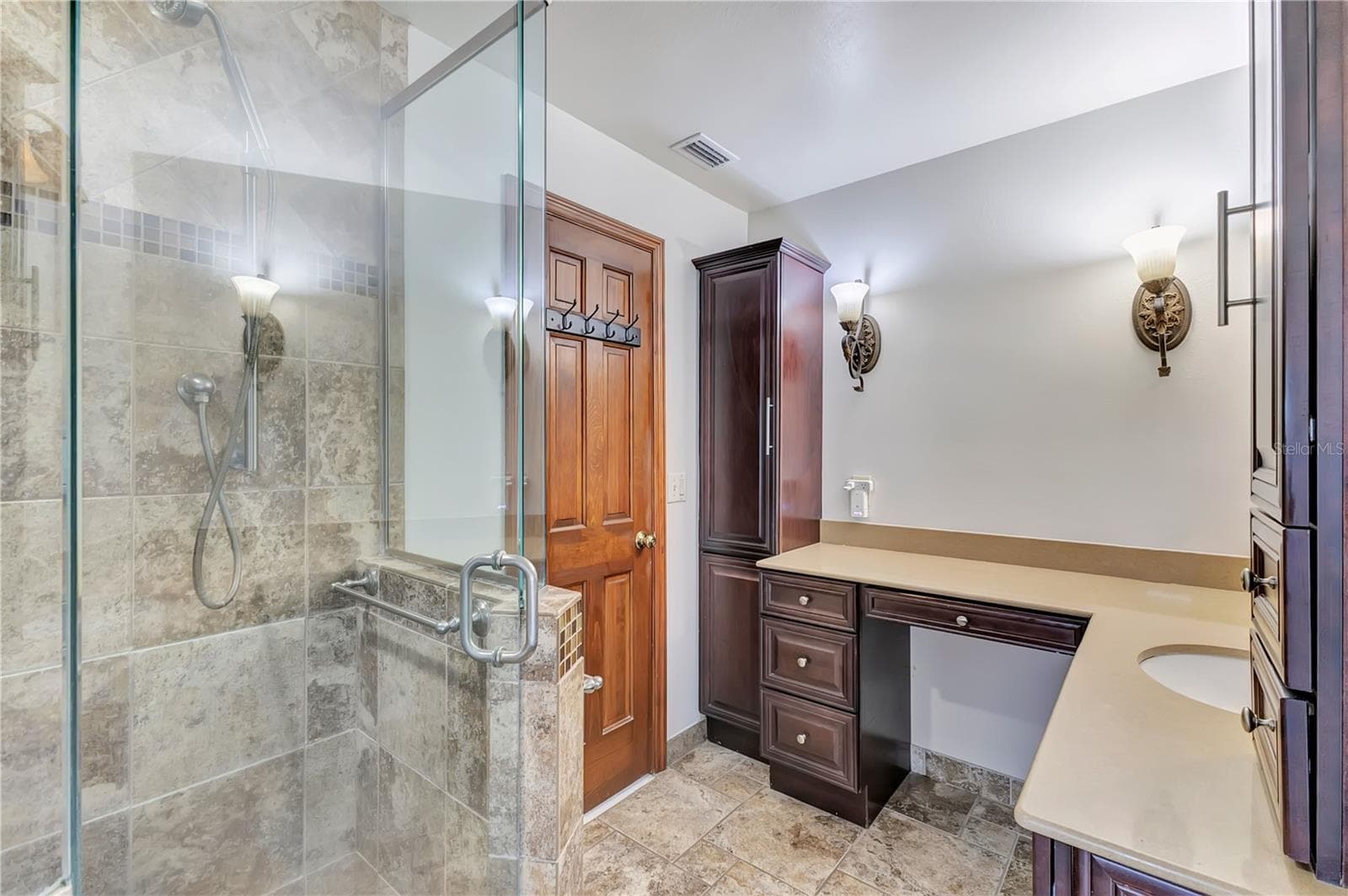 Single Family Residence at 6605 CITRUS VALLEY DR, BELLE ISLE, photo 20 of 49