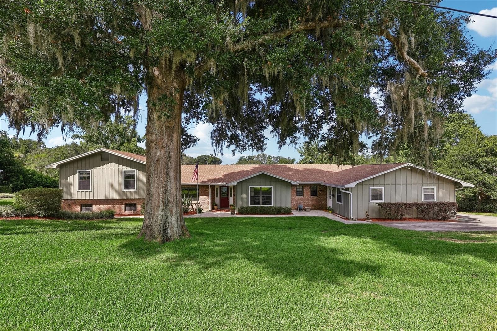 Single Family Residence at 1460 GROVE ST, EUSTIS, photo 4 of 159