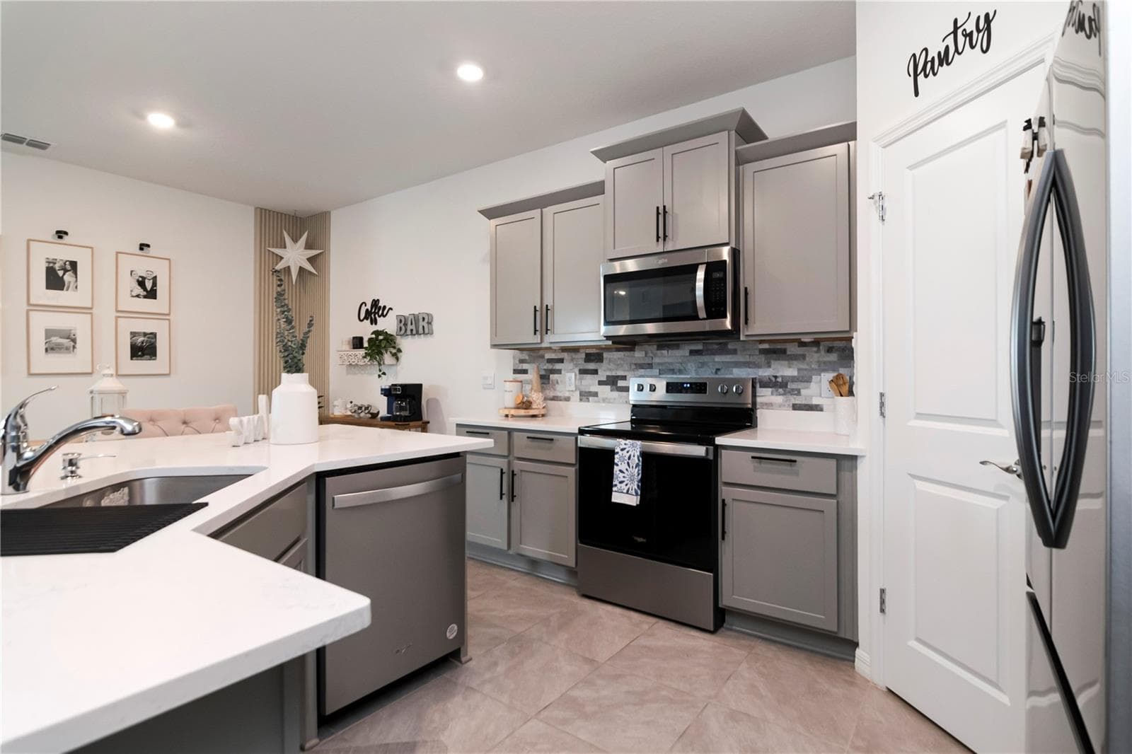 Villa at 8556 BOLD CYPRESS LN, WESLEY CHAPEL, photo 10 of 47
