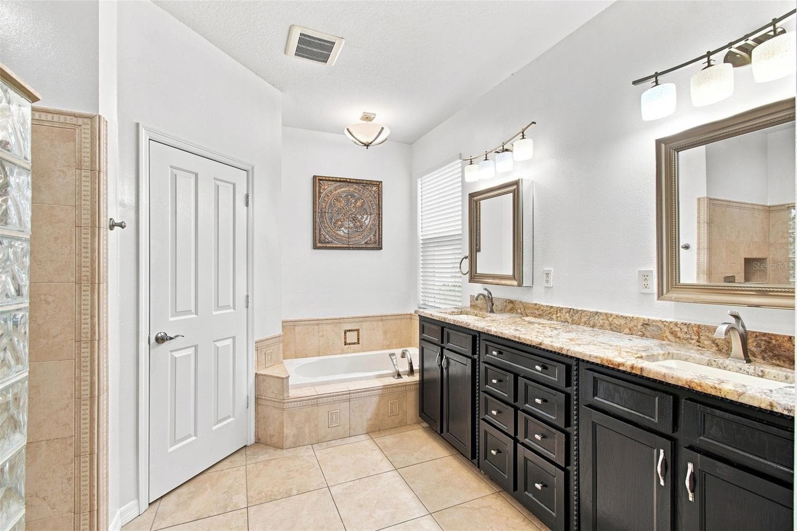 Single Family Residence at 1512 CROOKED STICK DR, VALRICO, photo 22 of 87
