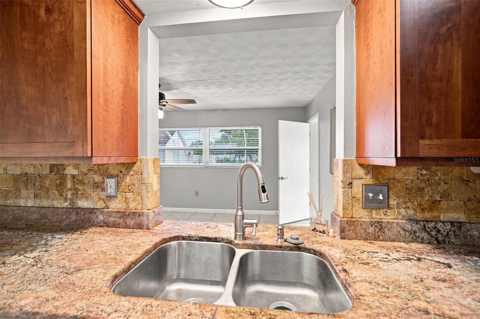 Single Family Residence at 526 S LARRY CIR, BRANDON, photo 11 of 46