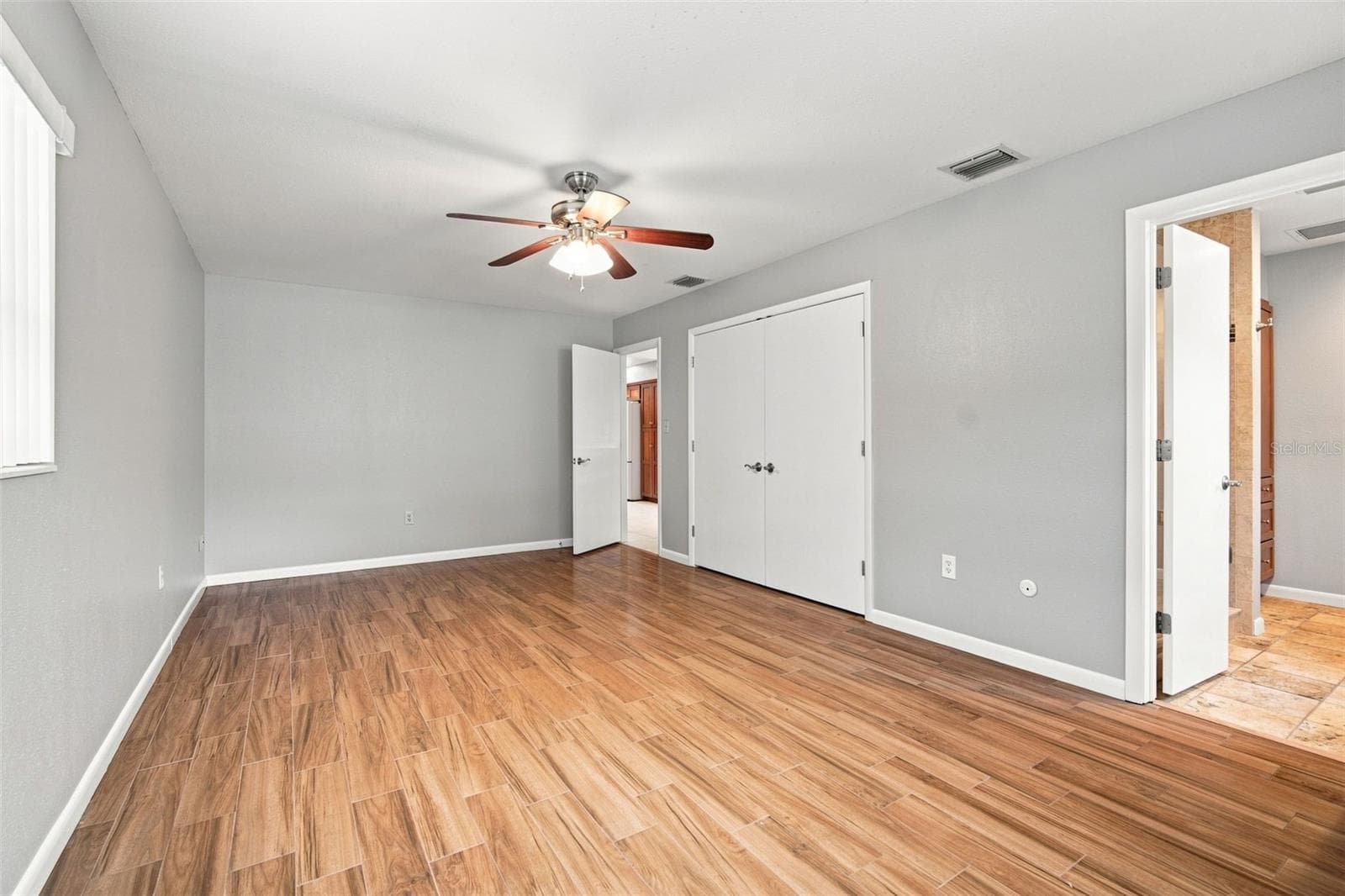 Single Family Residence at 526 S LARRY CIR, BRANDON, photo 14 of 46