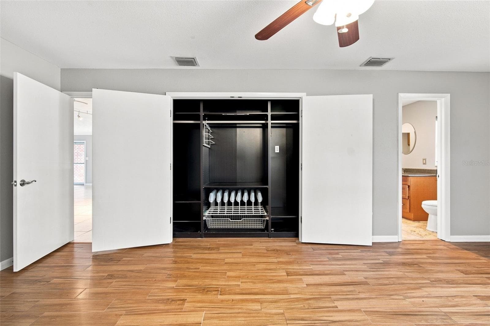 Single Family Residence at 526 S LARRY CIR, BRANDON, photo 18 of 46